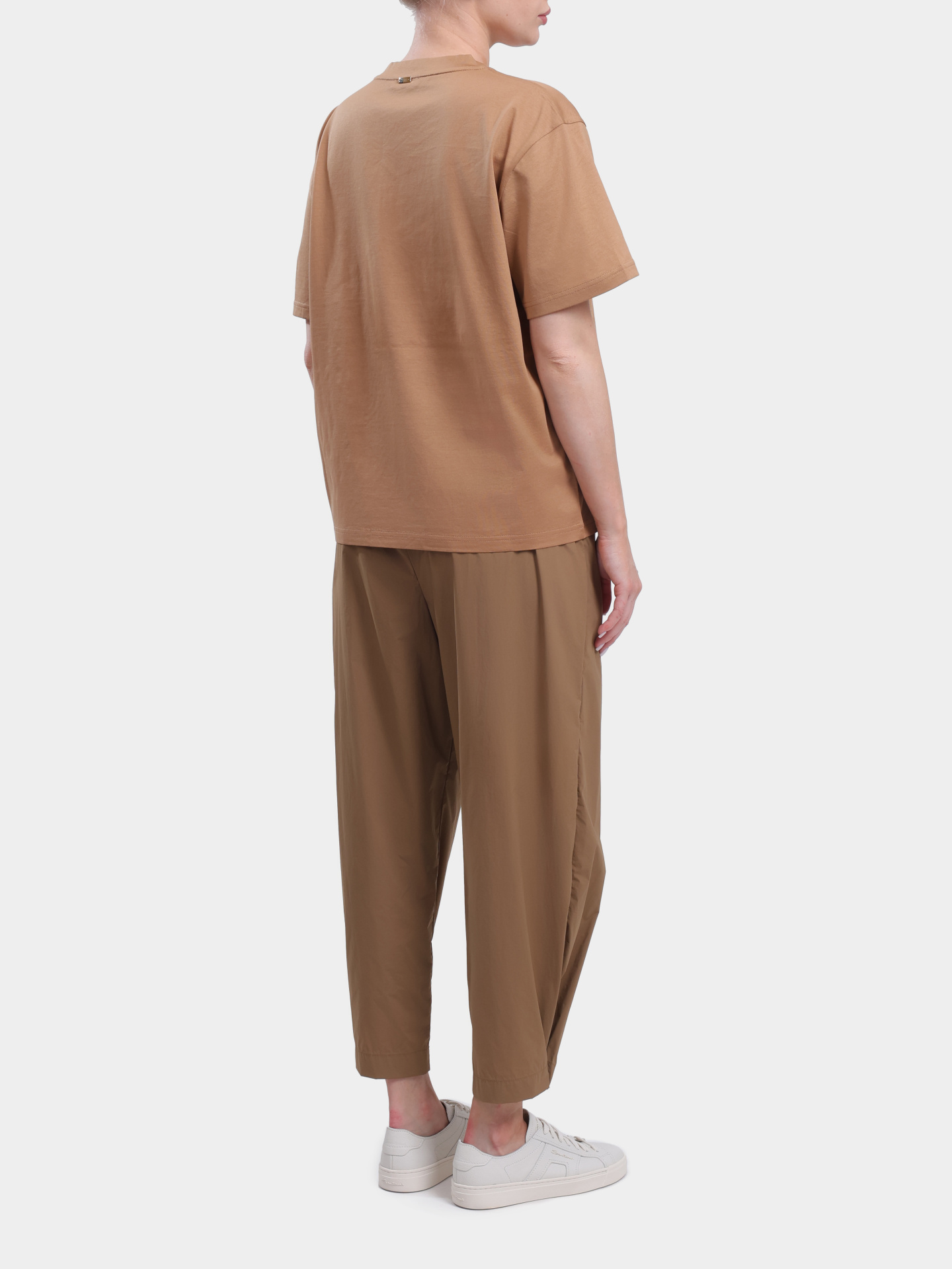 Футболка Herno JG000321D 52125 2141 бежевая женская с крупным принтом страз — купить в интернет-магазине Verdistore