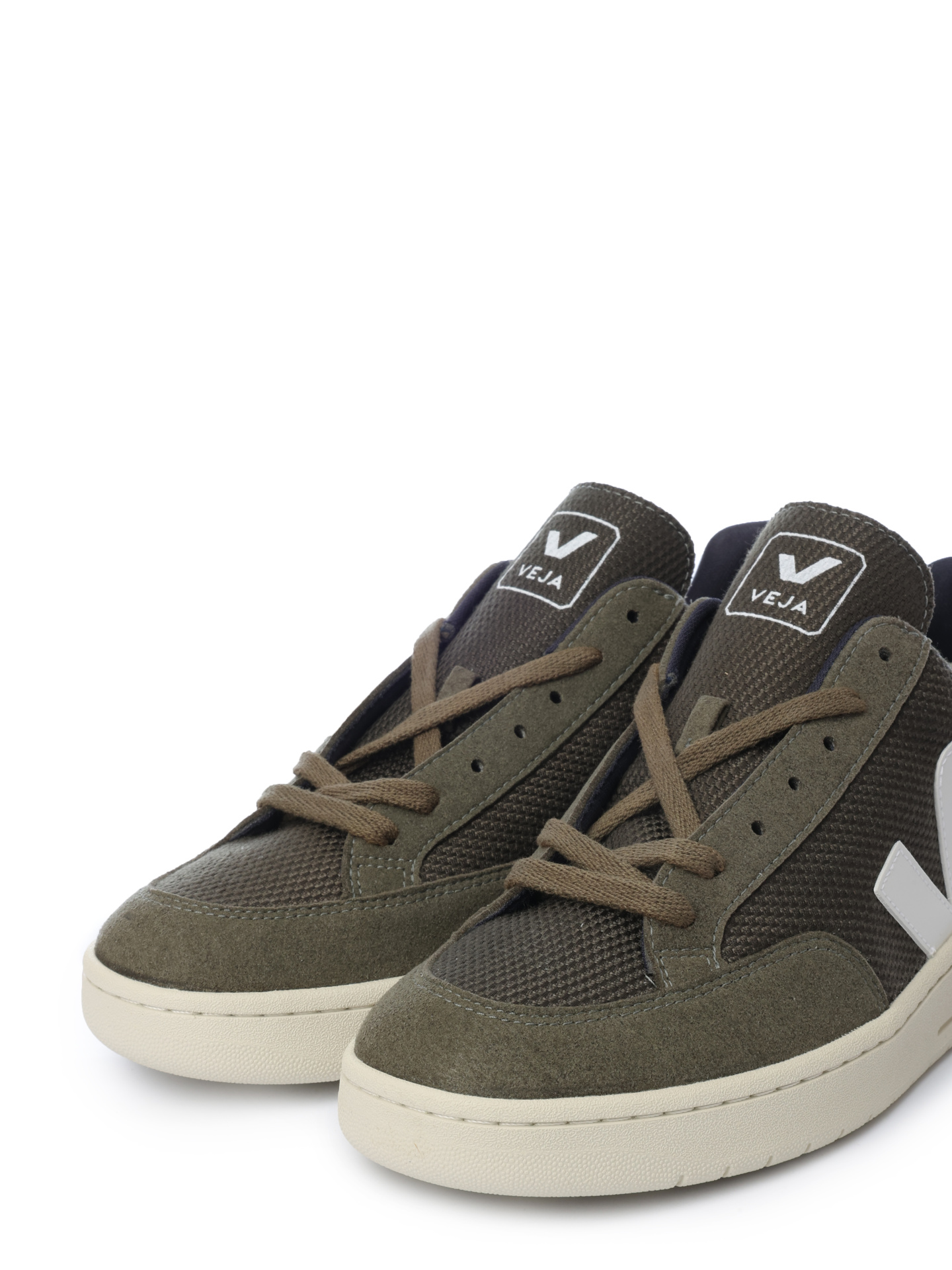 Кеды хаки с крупным белым логотипом сбоку  — купить в интернет-магазине Verdistore