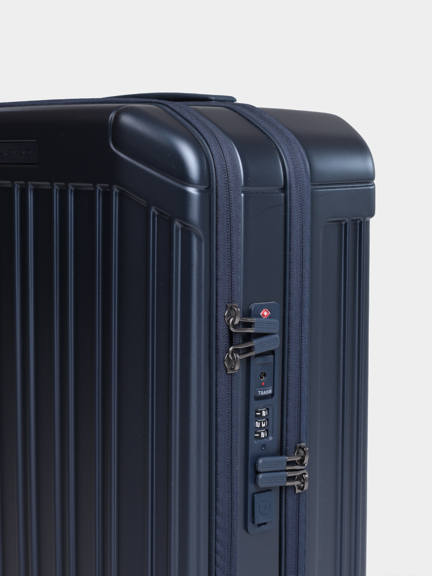 Чемоодан BV6700PQL/BLUO черный — купить в интернет-магазине Verdistore