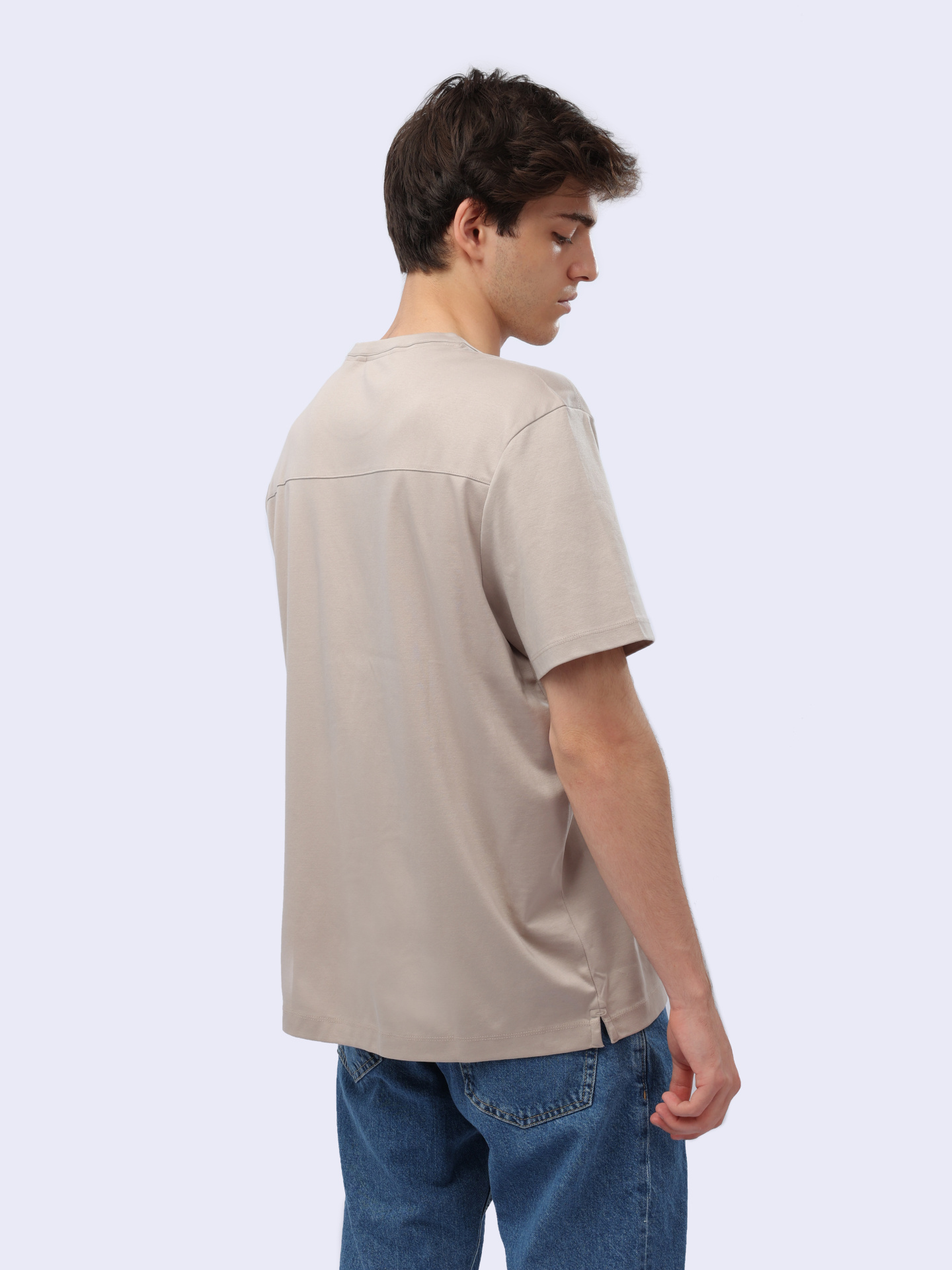 Футболка Calvin Klein K10K112526 светло-серая мужская из хлопка — купить в интернет-магазине Verdistore
