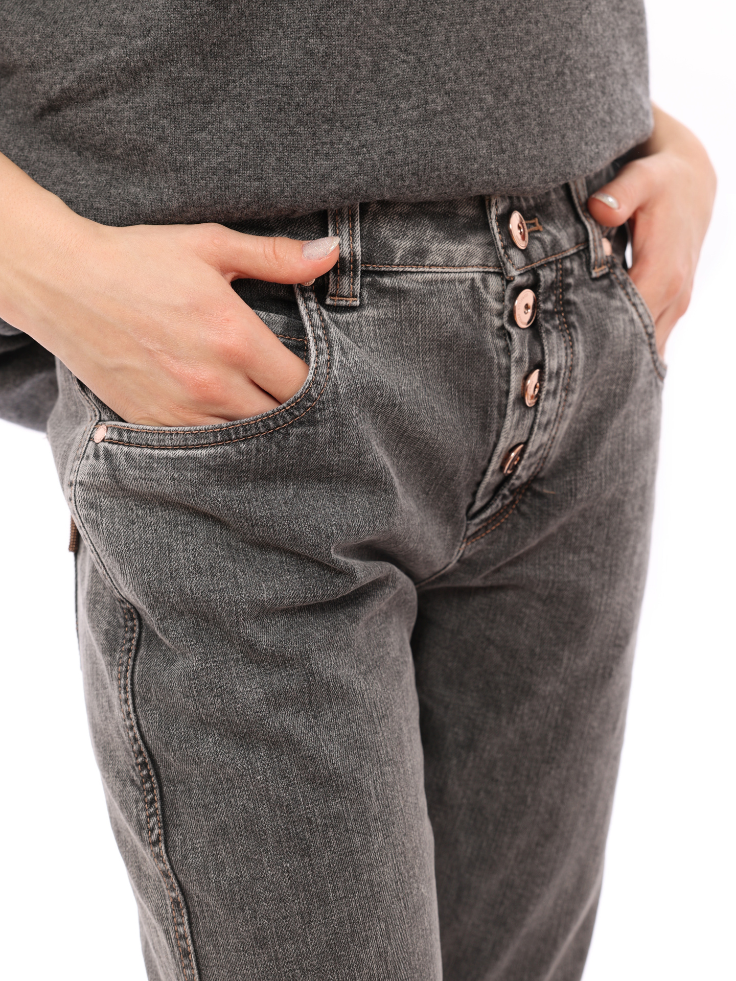 Джинсы Brunello Cucinelli MH186P5755 C8325 серые женские на пуговицах — купить в интернет-магазине Verdistore