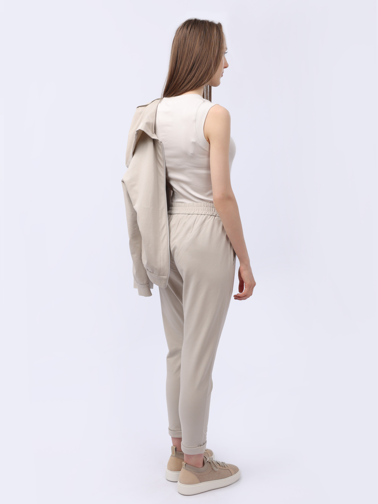 Брюки Brunello Cucinelli MH827SA399 С9593 бежевые женские с подворотами — купить в интернет-магазине Verdistore