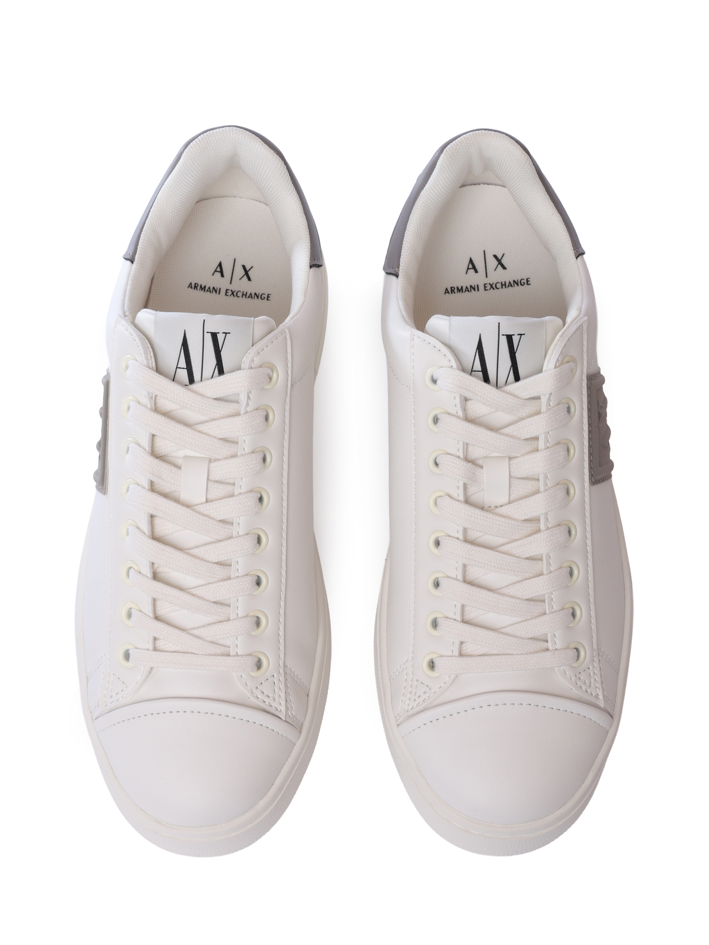 Кроссовки Armani Exchange XUX252 XV805 U643 белые мужские с контрастным логотипом — купить в интернет-магазине Verdistore