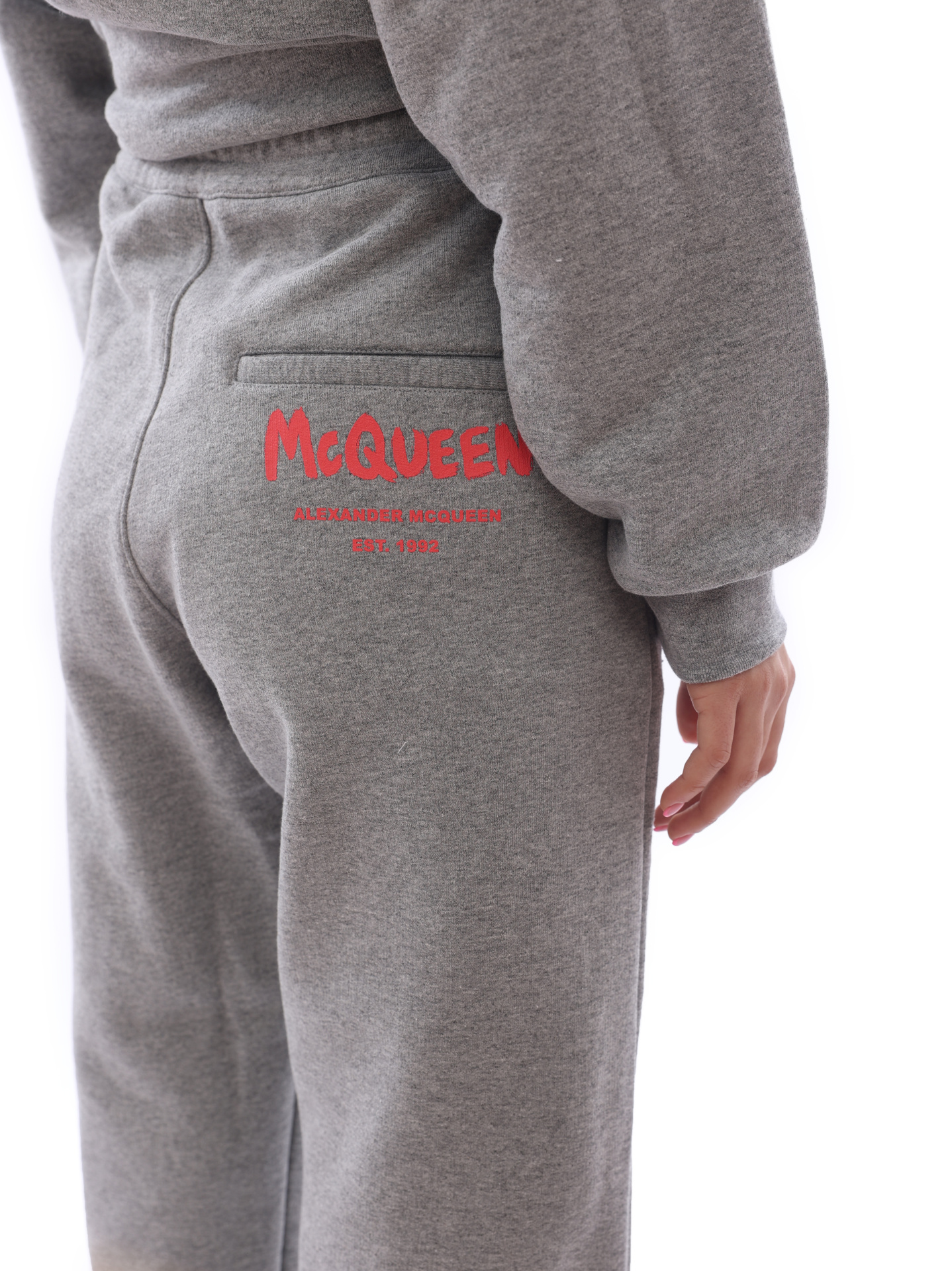 картинка Брюки Alexander McQueen 658545-QZAD5 0544 серые женские от магазина Verdistore