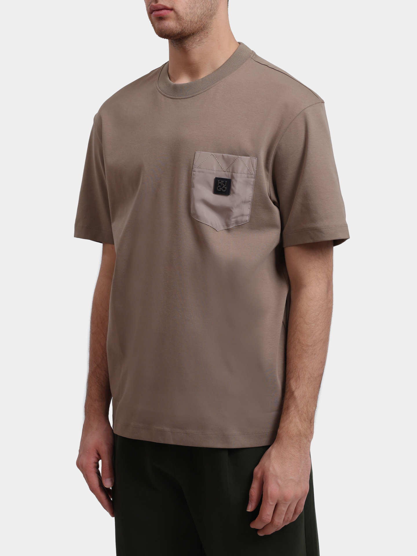 Футболка Hugo Dombiro 10261766 01 мужская с нагрудным карманом — купить в интернет-магазине Verdistore