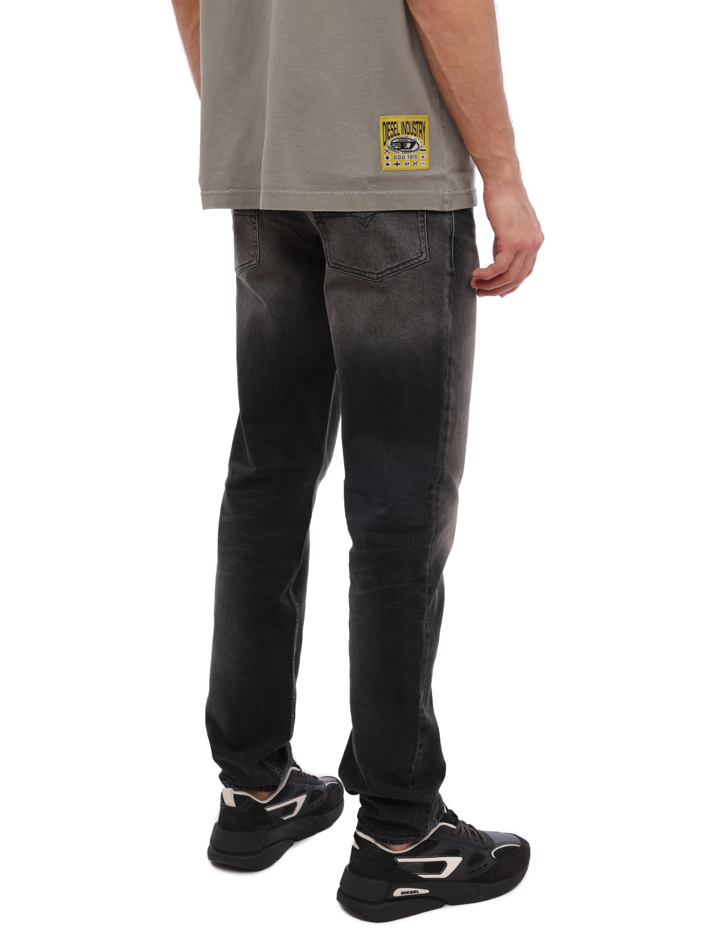 Джинсы Diesel A1023109G2002 серые мужские — купить в интернет-магазине Verdistore