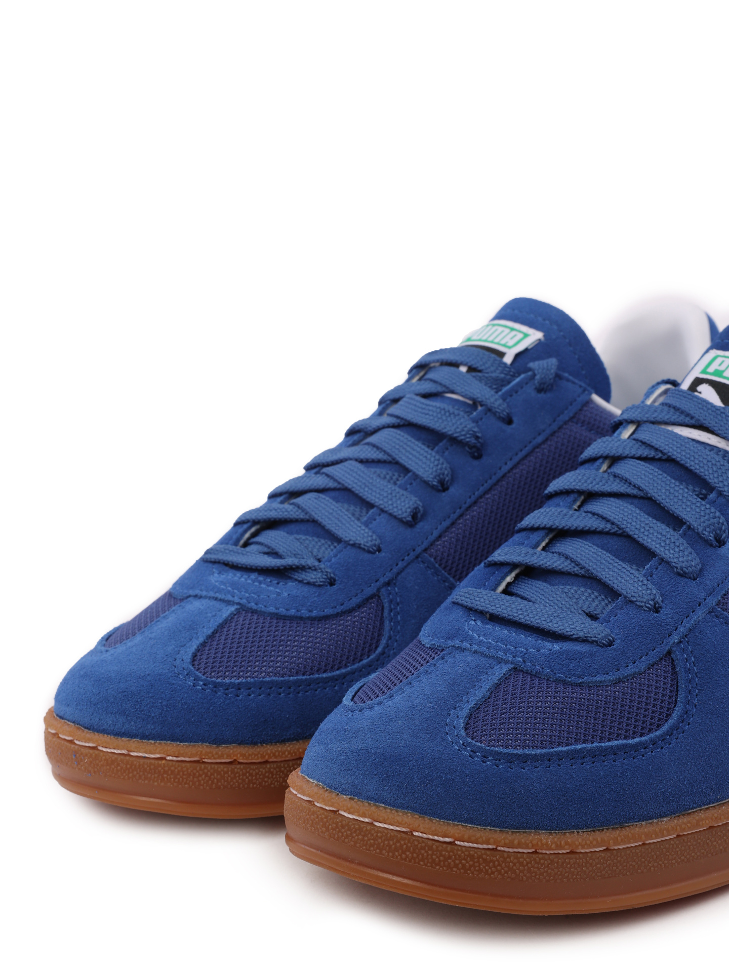 Кеды с перфорацией синие с белой вставкой по бокам — купить в интернет-магазине Verdistore