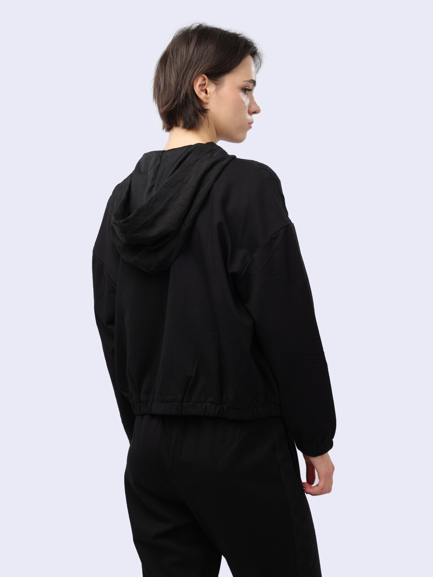 Мастерка Armani Exchange 3DYM88 YJESZ 1200 черная женская с капюшоном — купить в интернет-магазине Verdistore