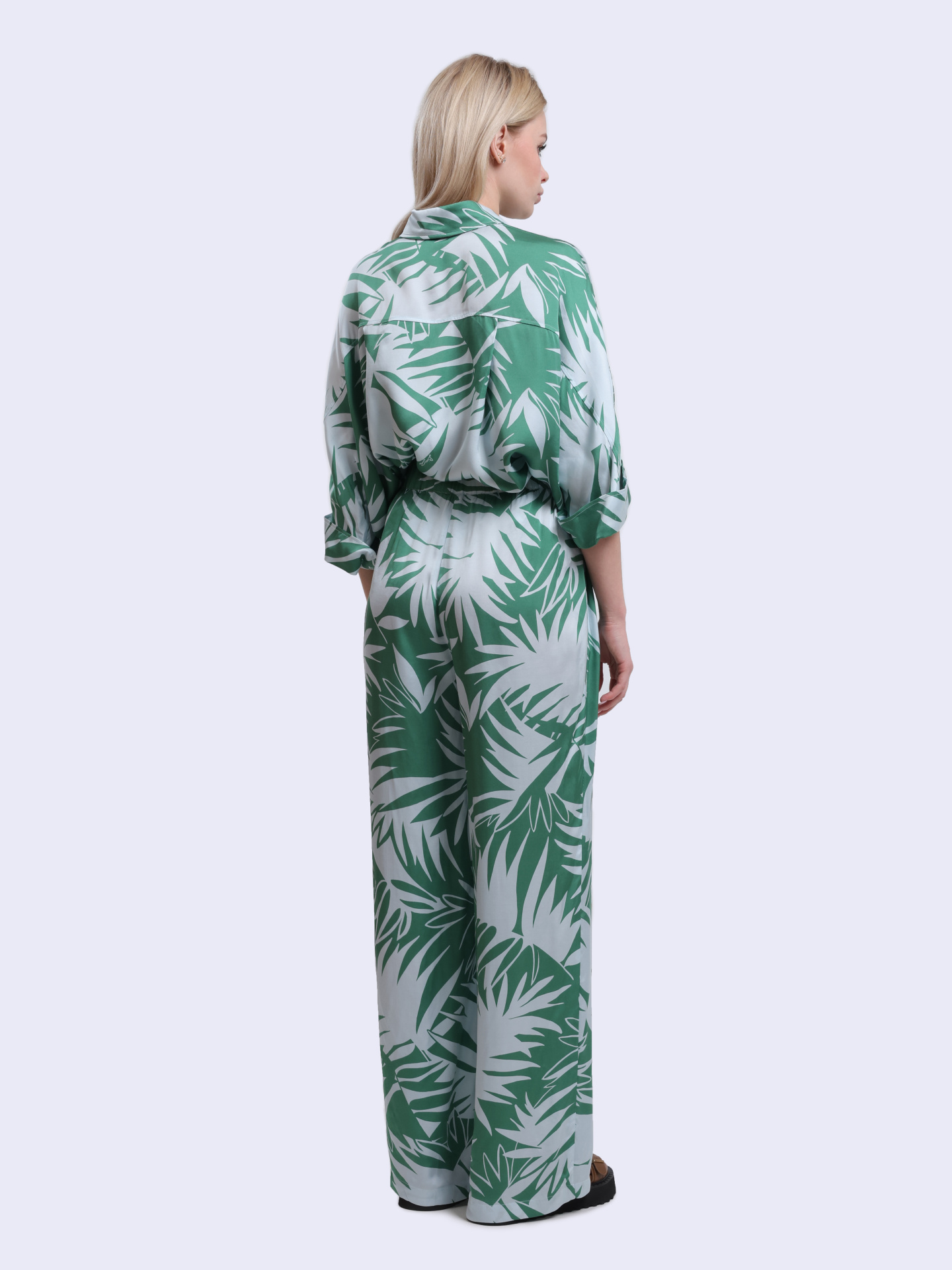 Брюки CA5396 TS074 M9258 зеленые с крупным принтом — купить в интернет-магазине Verdistore