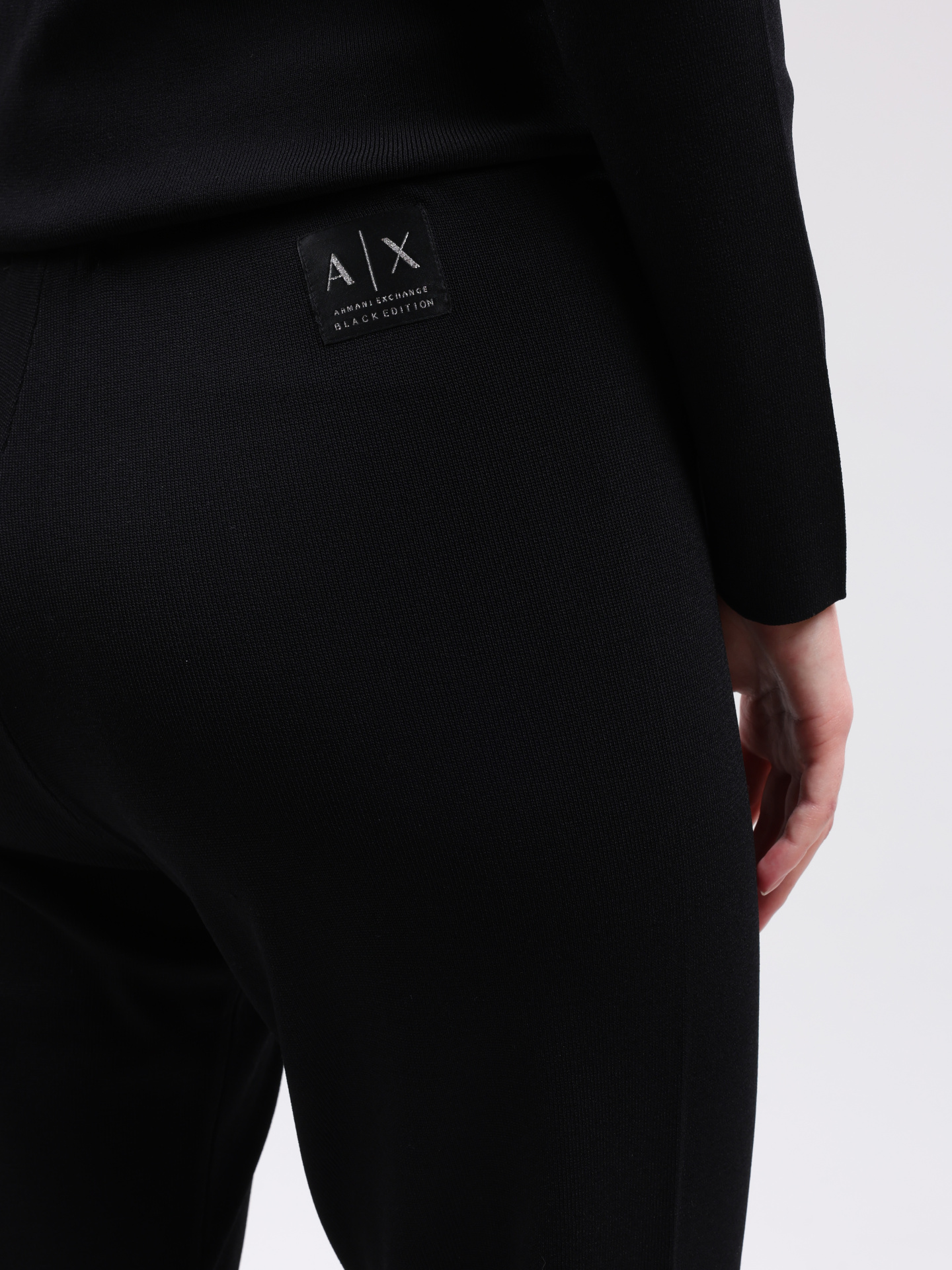 Брюки Armani Exchange XW000050 AF10352 UC001 черные женские клеш — купить в интернет-магазине Verdistore