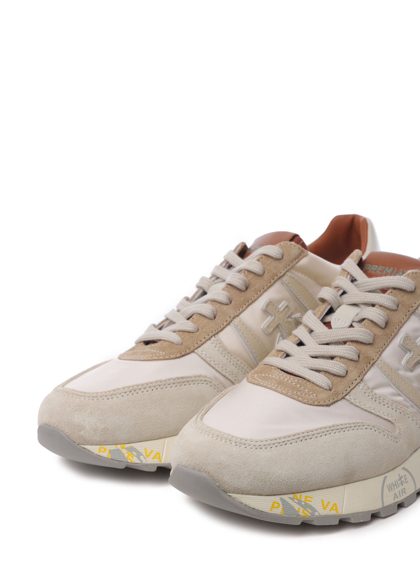 Кроссовки молочные на шнурках с принтом на белой подошве — купить в интернет-магазине Verdistore