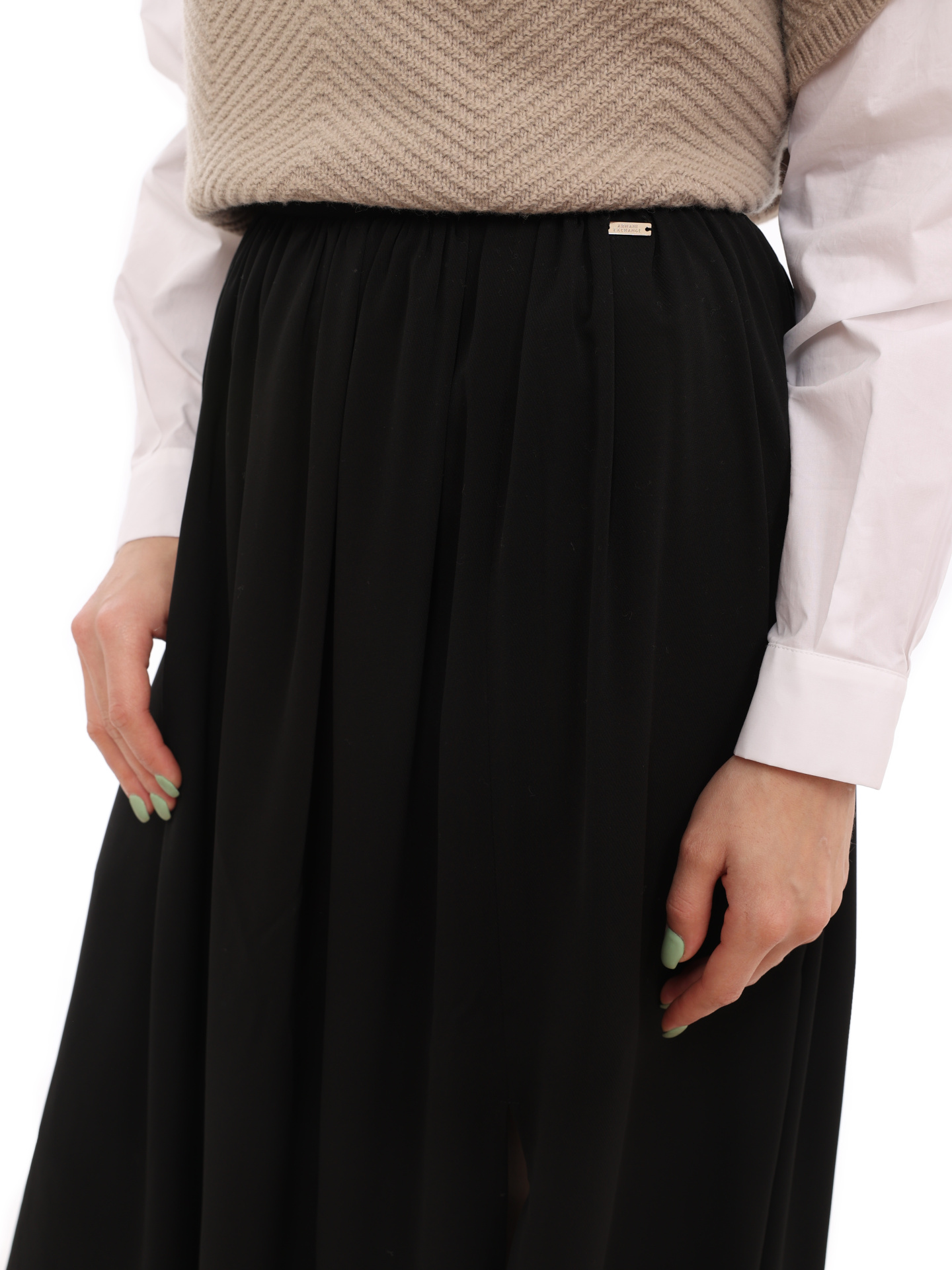 Юбка Armani Exchange 6LYN24 YN2HZ 1200 черная женская из струящейся ткани — купить в интернет-магазине Verdistore