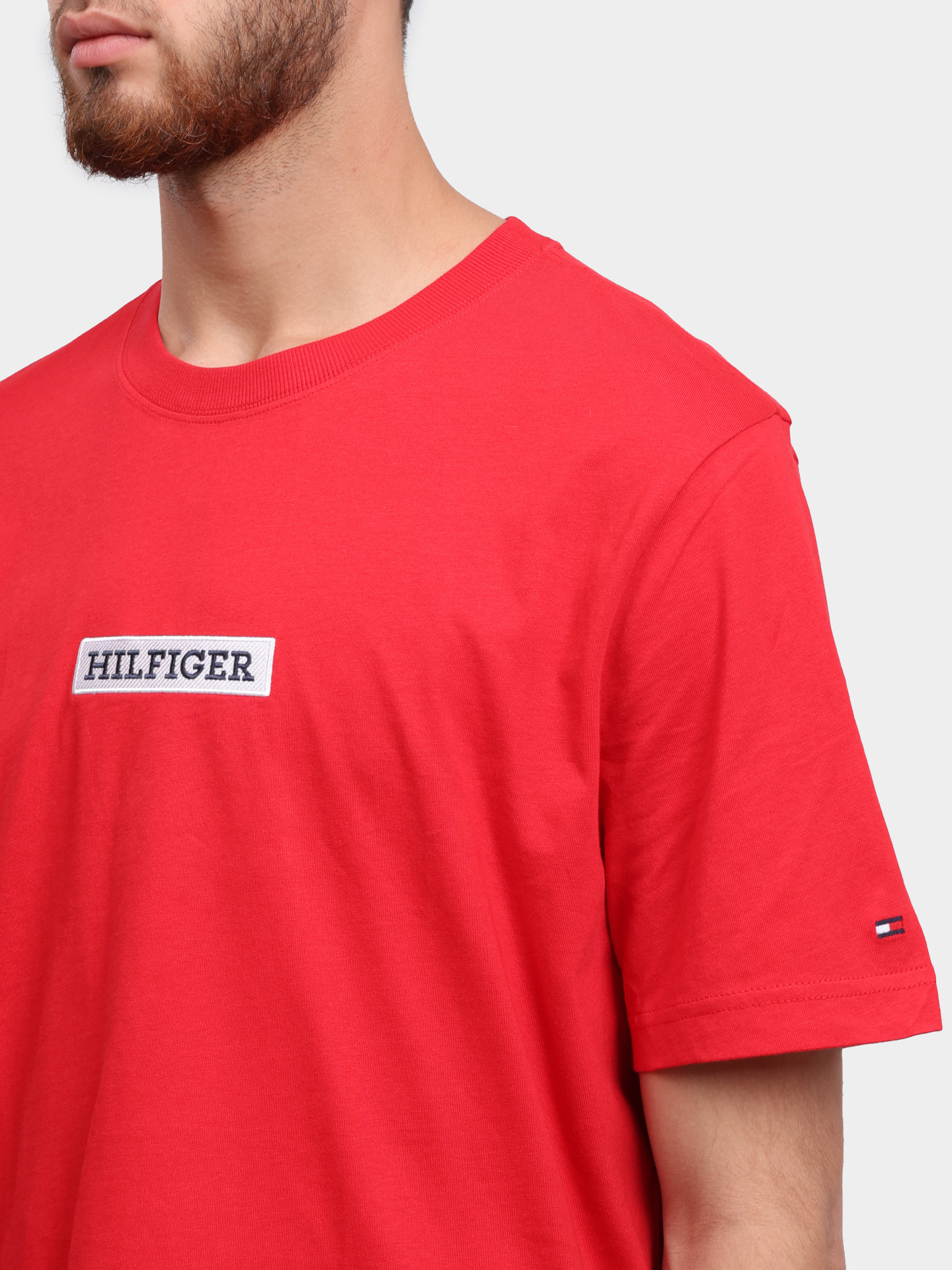 Футболка Tommy Hilfiger MW0MW34373 красная мужская с логотипом — купить в интернет-магазине Verdistore