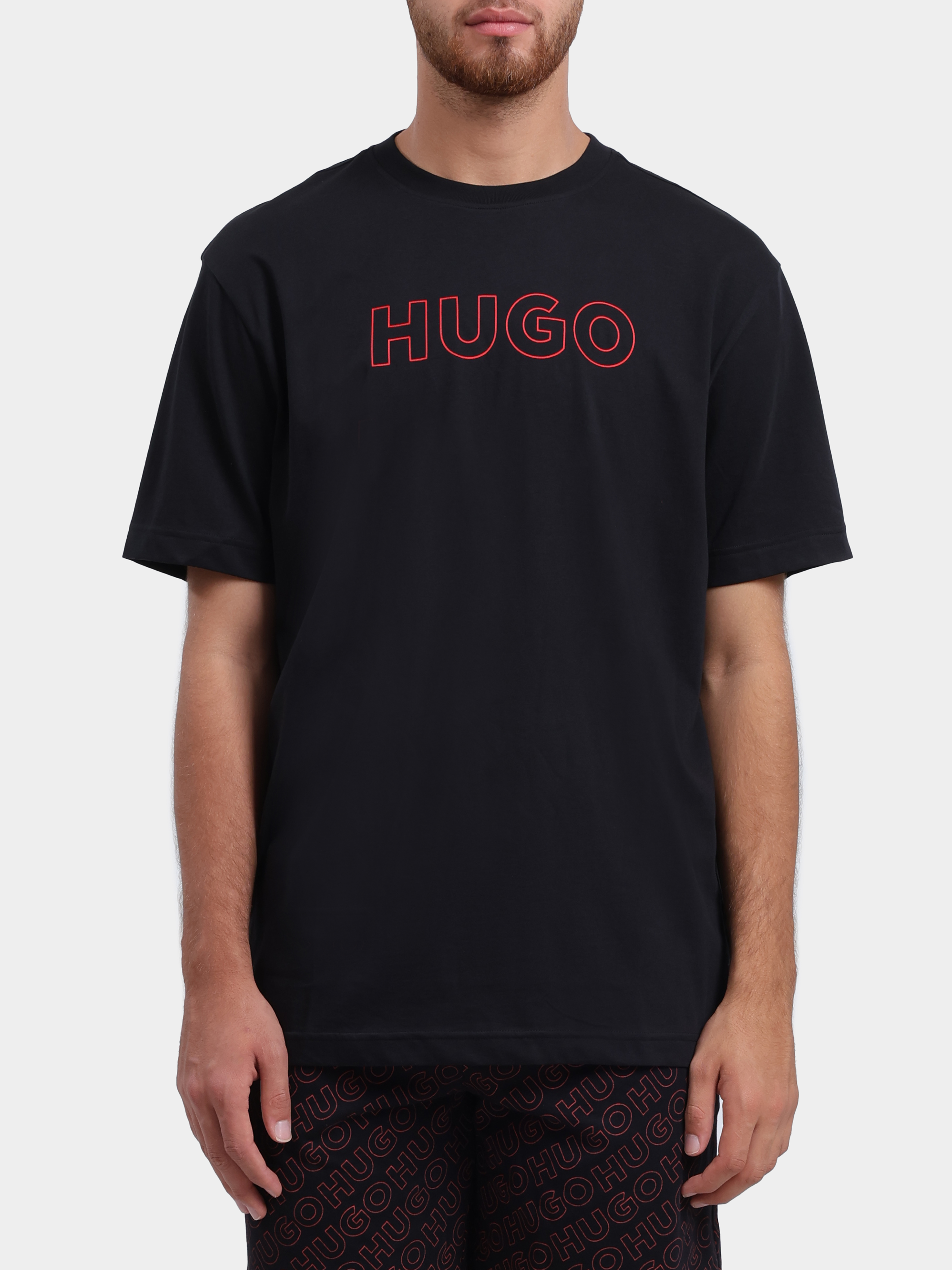 Футболка HUGO RED EZRA T-SHIRT 10278457 01 50566114 001 черная мужская с крупным контрастным логотипом — купить в интернет-магазине Verdistore