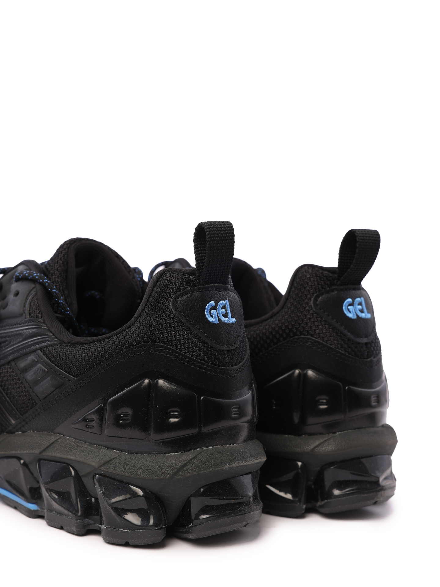 Кроссовки Asics 1201A679 черные мужские с текстильными вставками — купить в интернет-магазине Verdistore
