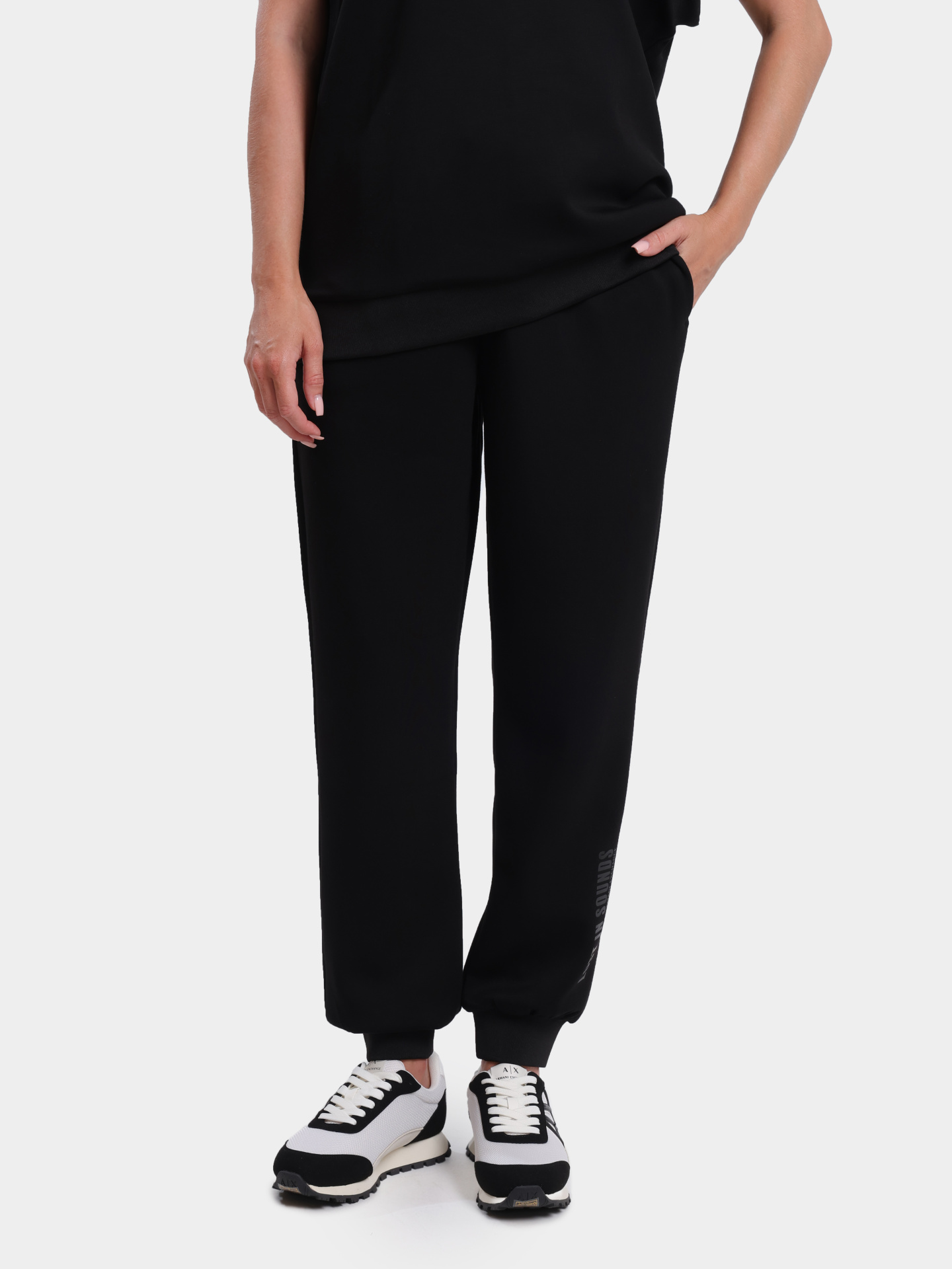 Джоггеры Armani Exchange XW000373 AF12819 UC001 черные женские — купить в интернет-магазине Verdistore