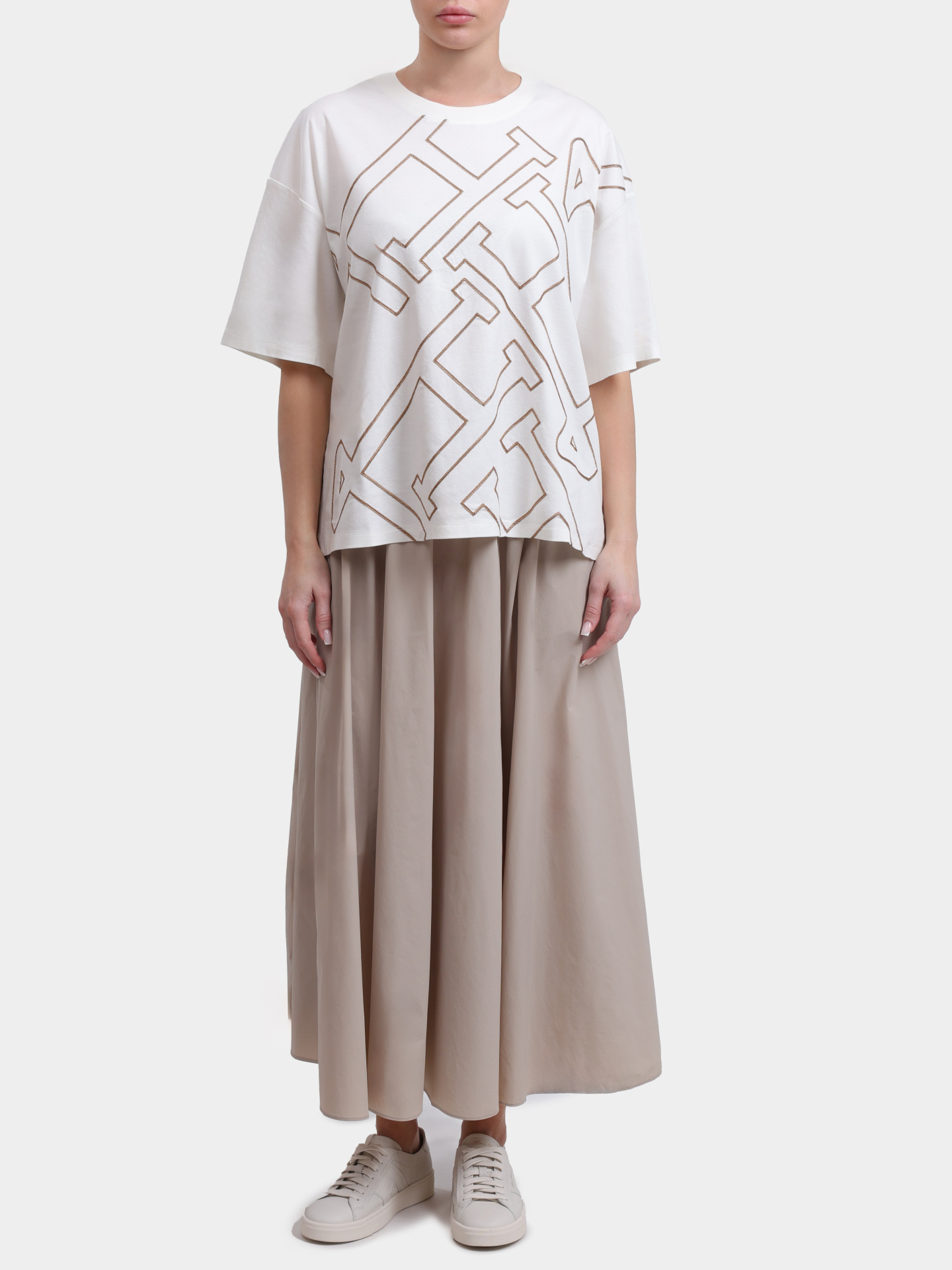 Футболка Herno JG000306D 52131 1021 белая женская с крупным логотипом-вышивкой — купить в интернет-магазине Verdistore