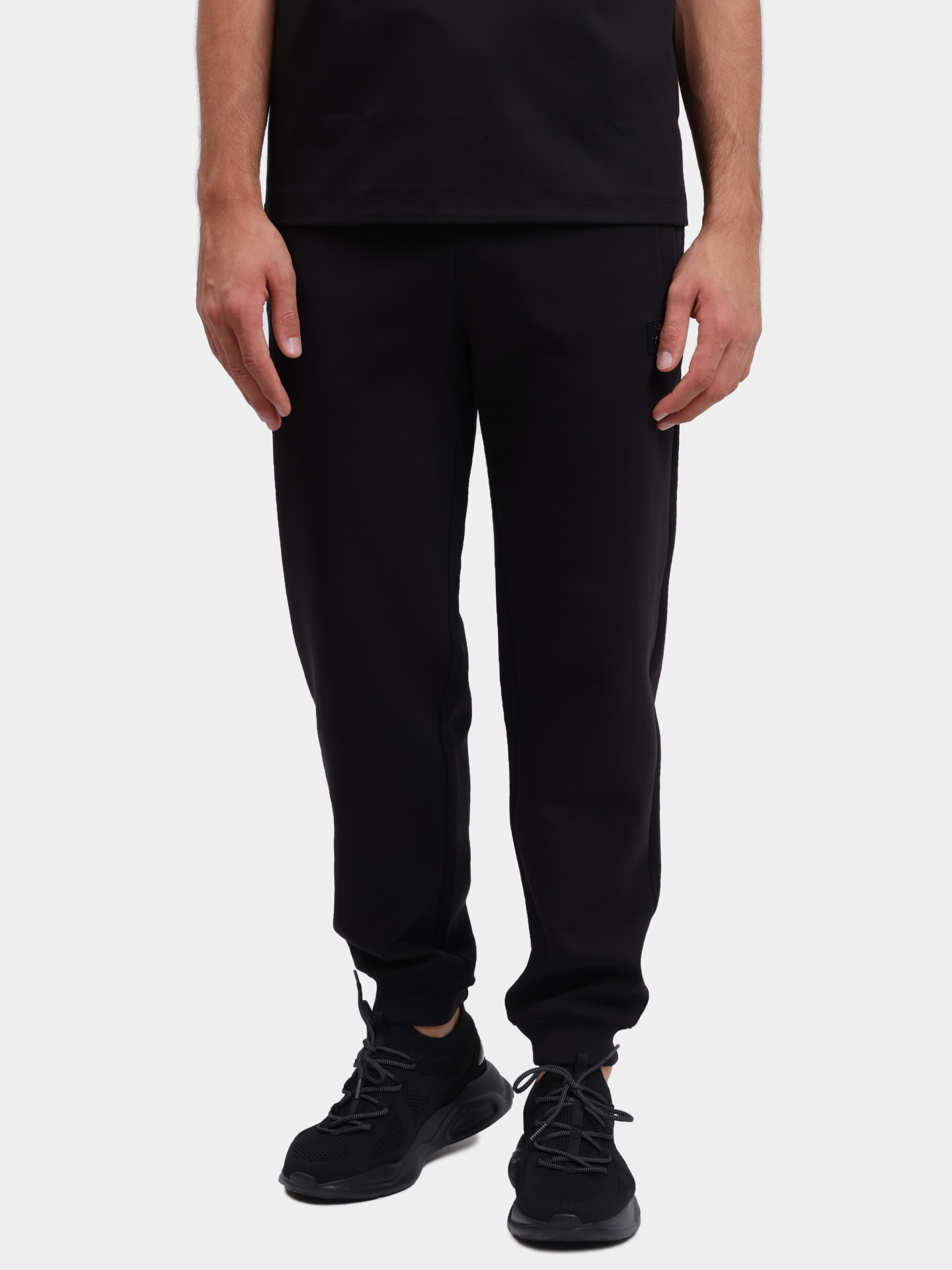 Джоггеры Hugo 50533695 001 черные мужские — купить в интернет-магазине Verdistore