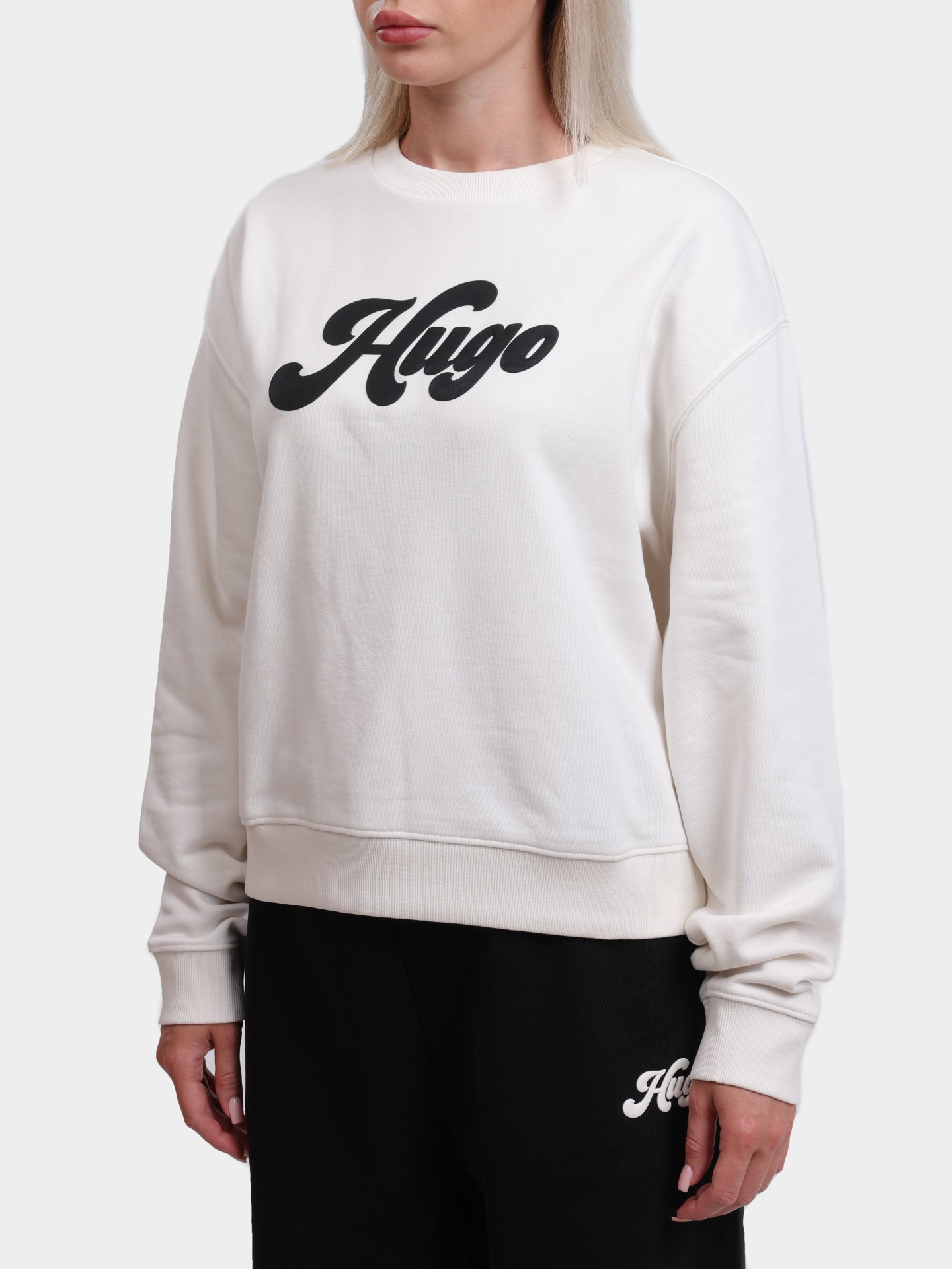 Свитшот Hugo 50541169 110 белый женский с логотипом — купить в интернет-магазине Verdistore