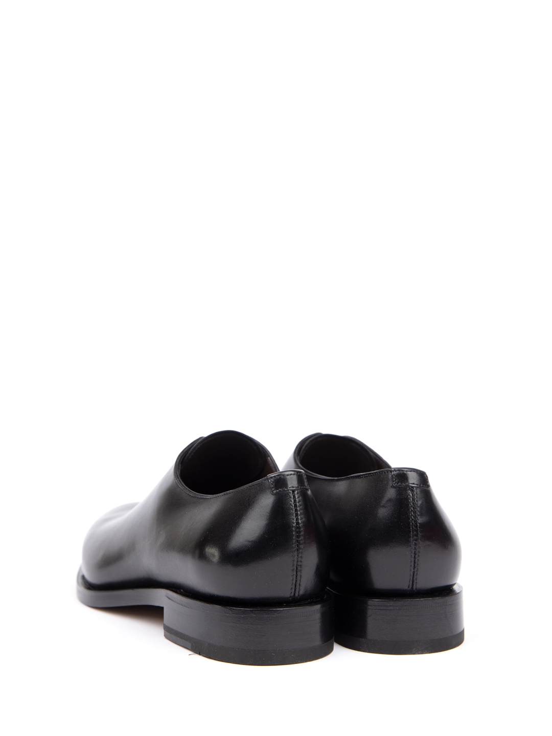 Монки черные из отполированной кожи и с миндалевидным мысом — купить в интернет-магазине Verdistore