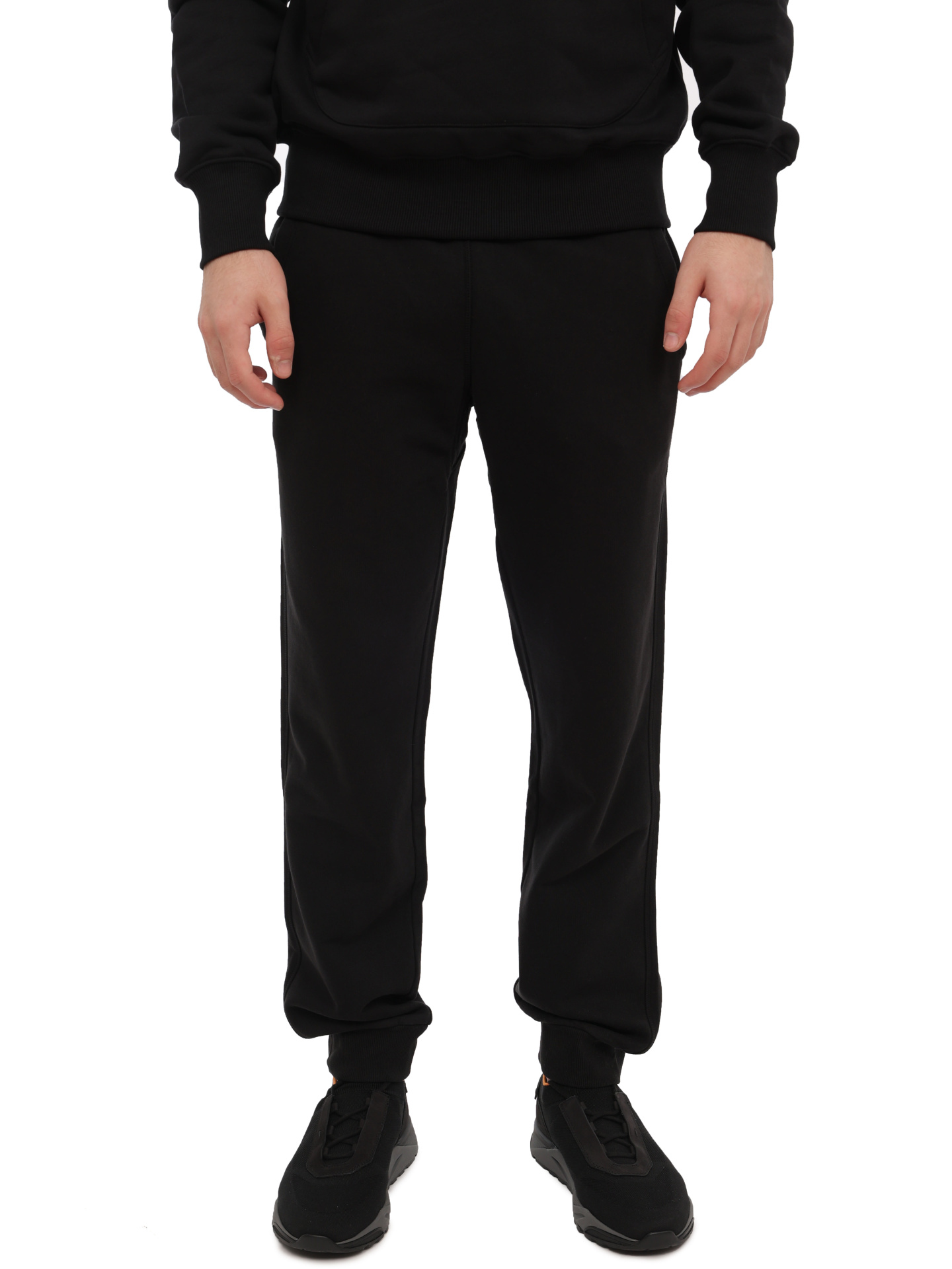 Брюки спортивные черные хлопковые с манжетами снизу — купить в интернет-магазине Verdistore