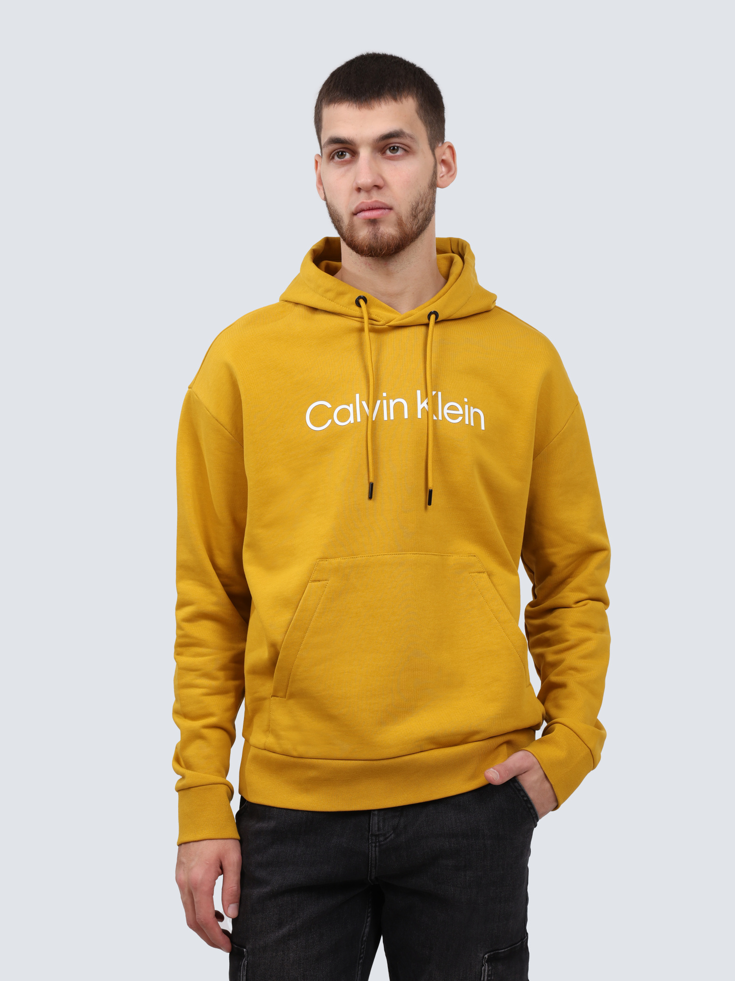 Худи Calvin Klein K10K111345 ZAE желтое мужское с логотипом — купить в интернет-магазине Verdistore