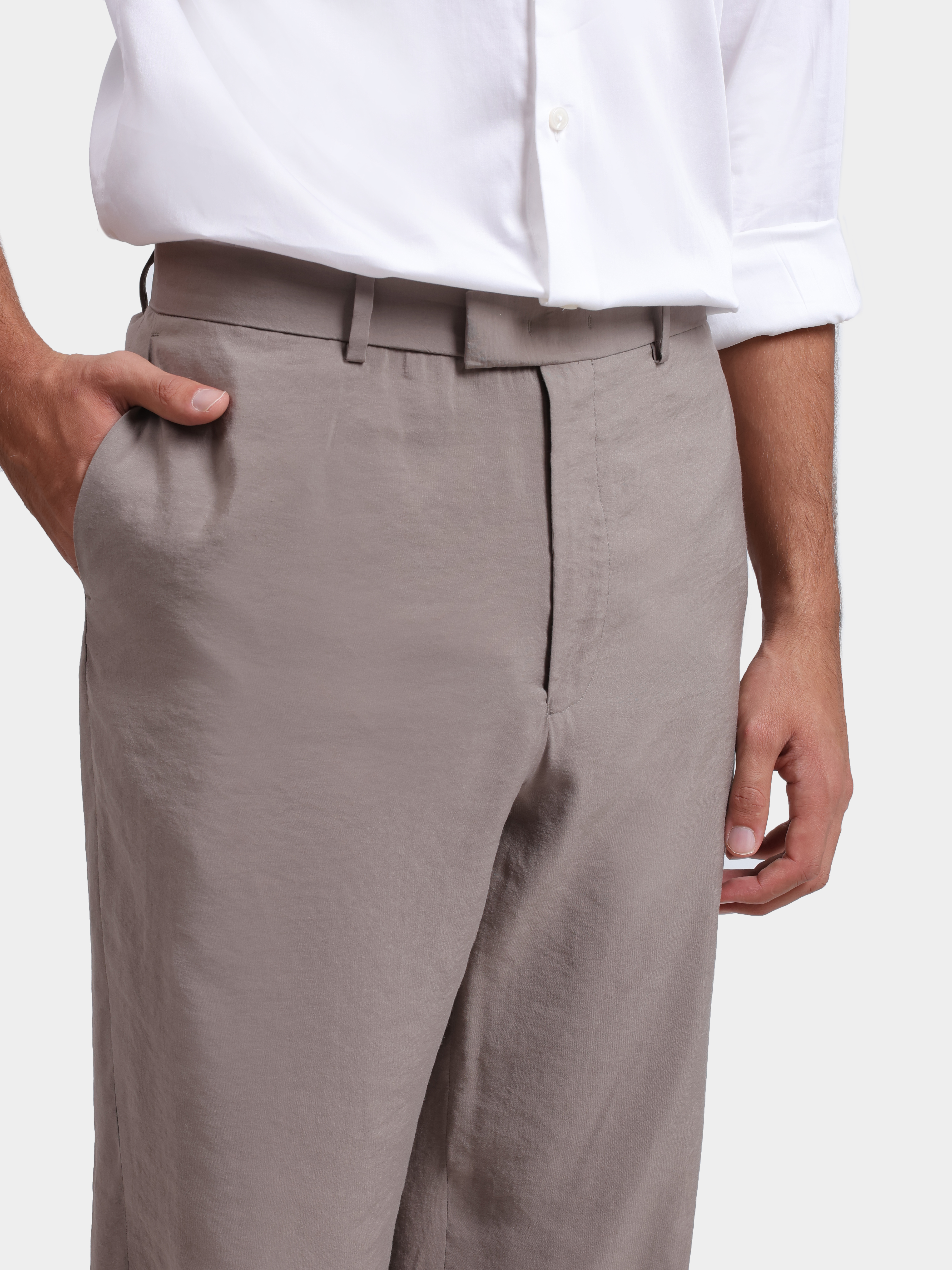 Брюки Emporio Armani EM005059 TE20387 U6266 бежевые мужские прямого кроя — купить в интернет-магазине Verdistore