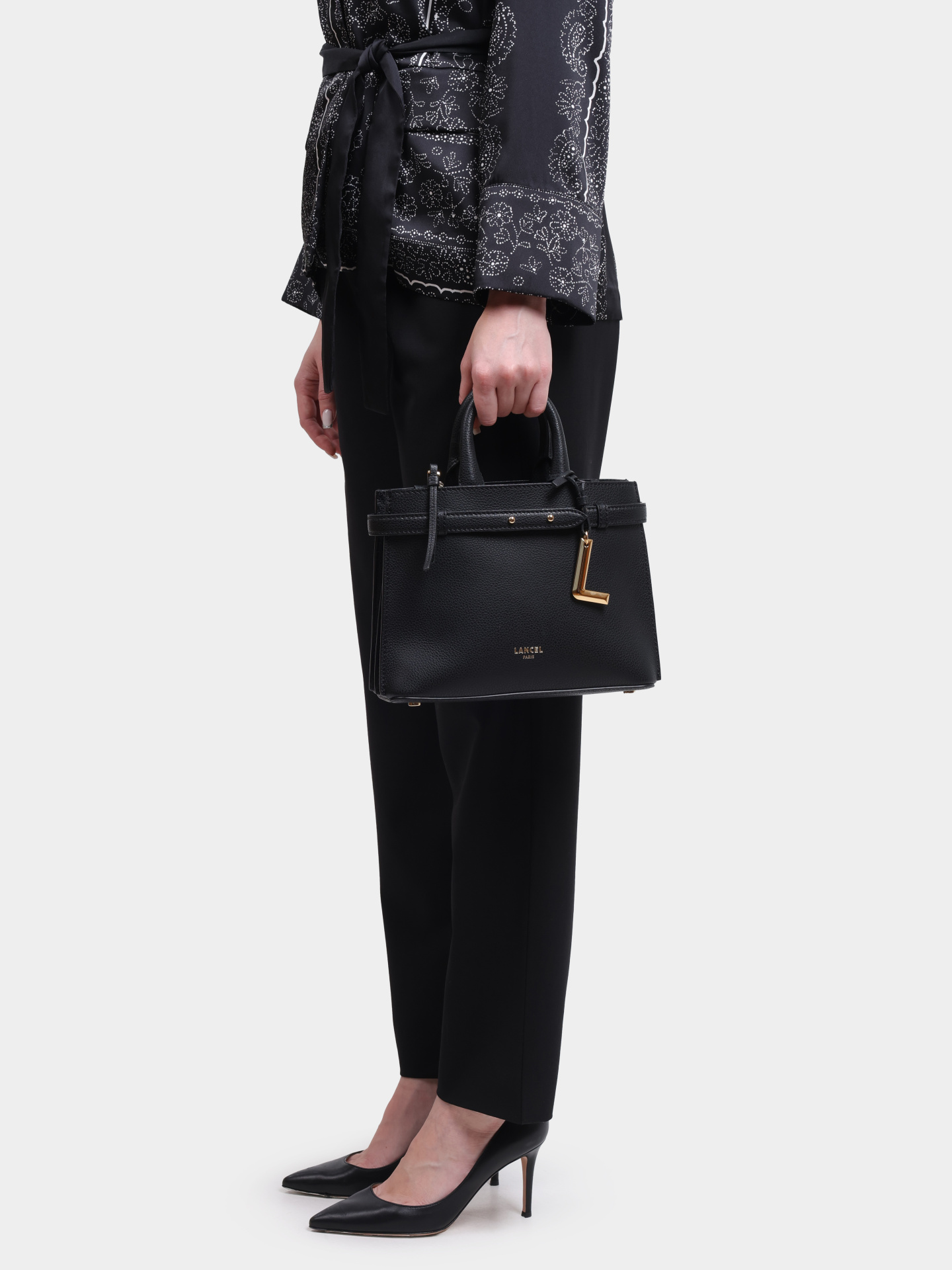 Сумка Lancel A13527 10 черная женская из кожи — купить в интернет-магазине Verdistore