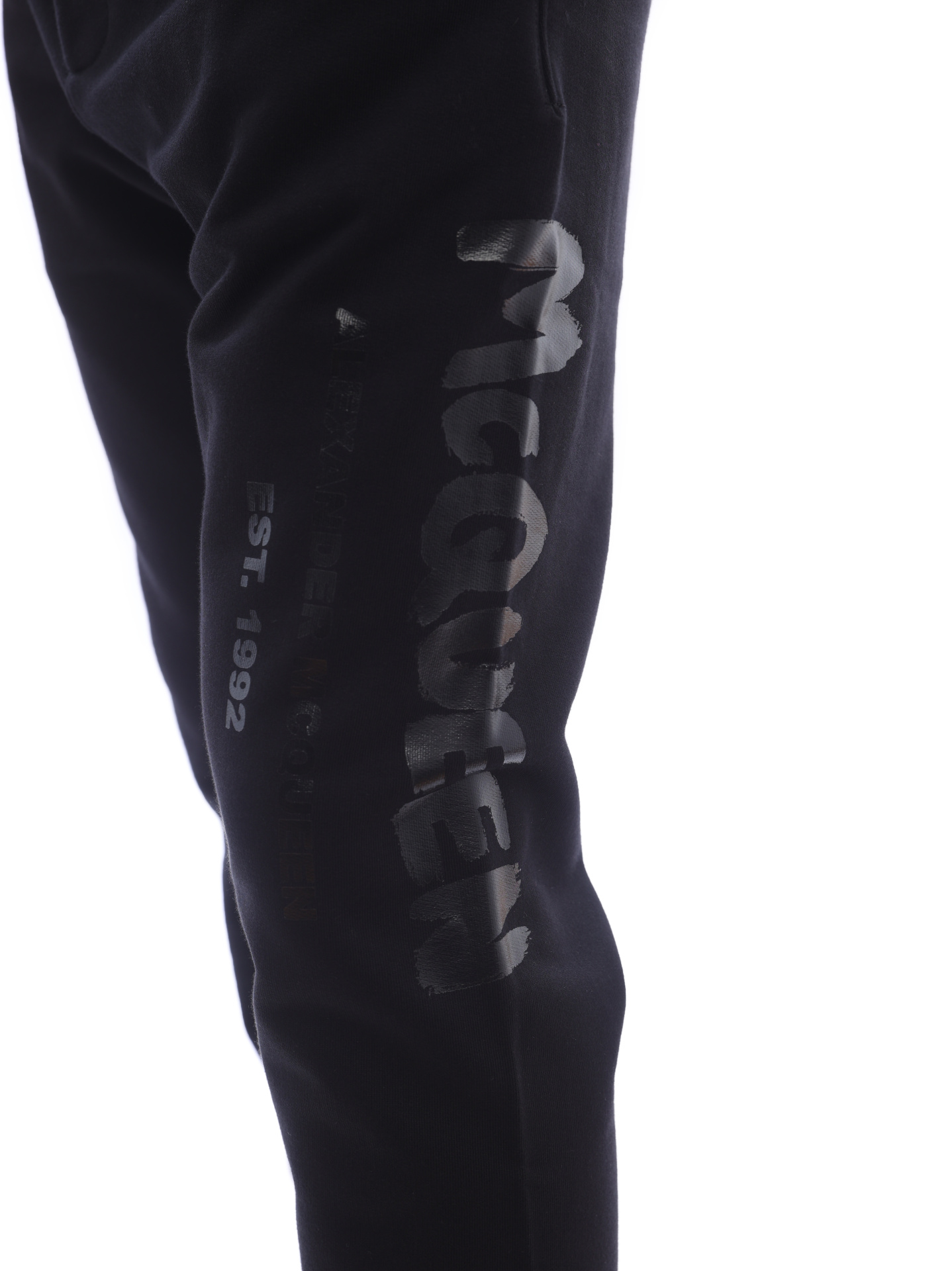 Брюки Alexander McQueen 688714 QSZ81 0911 черные мужские — купить в интернет-магазине Verdistore