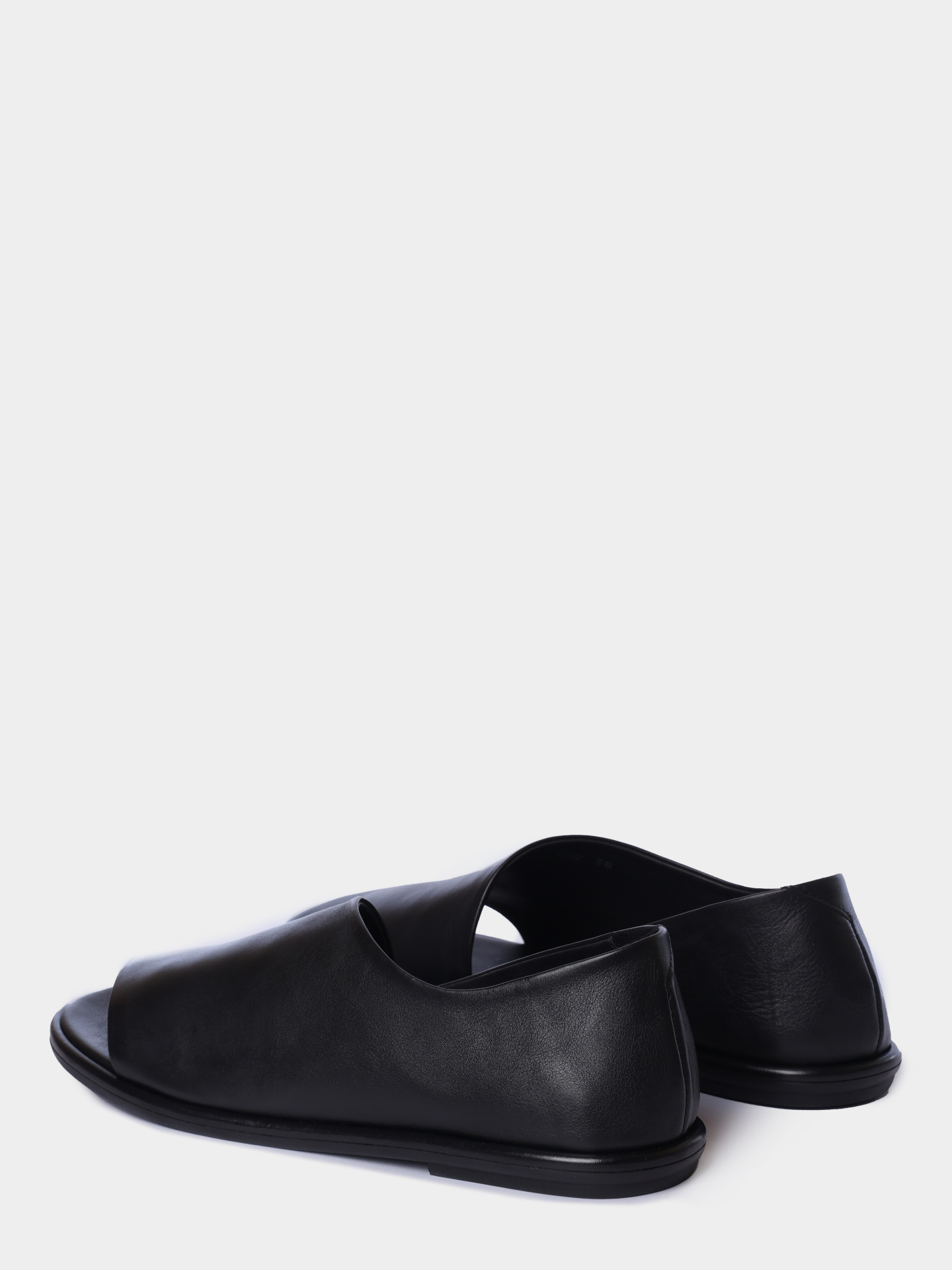 Сандалии Officine Creative OCDMIEN102BUNAP1000 черные женские — купить в интернет-магазине Verdistore