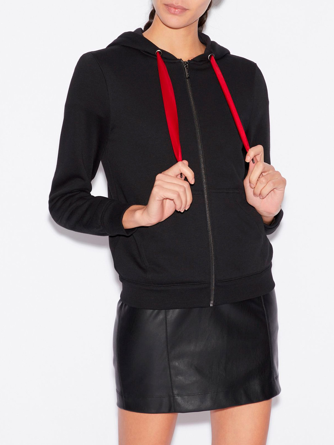 Мастерка Armani Exchange 3GYM73 чёрная женская с контрастным логотипом — купить в интернет-магазине Verdistore