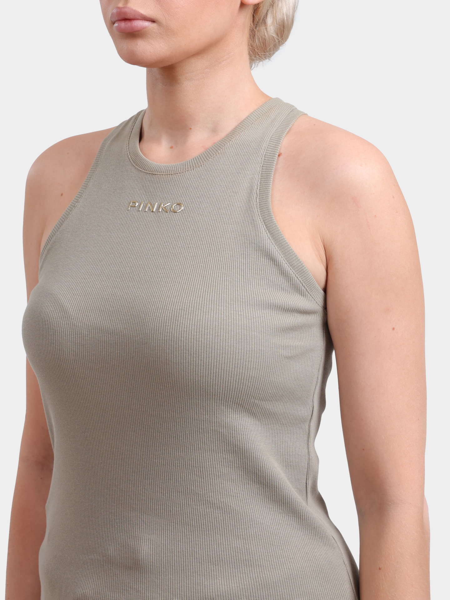 Майка Pinko 100822 A15E U84 хаки женская приталенная с маленьким логотипом — купить в интернет-магазине Verdistore