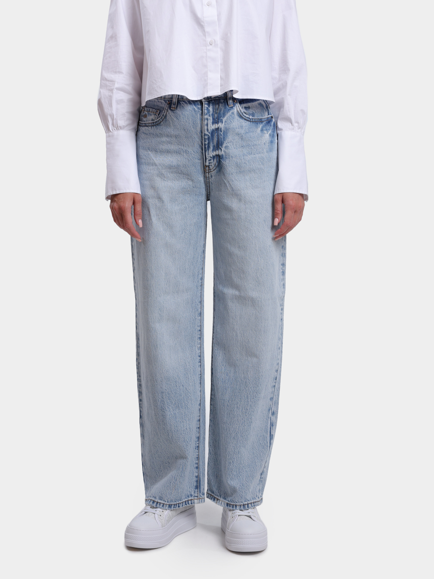 Джинсы Armani Exchange XW000100 AF12860 MB001 голубые женские — купить в интернет-магазине Verdistore