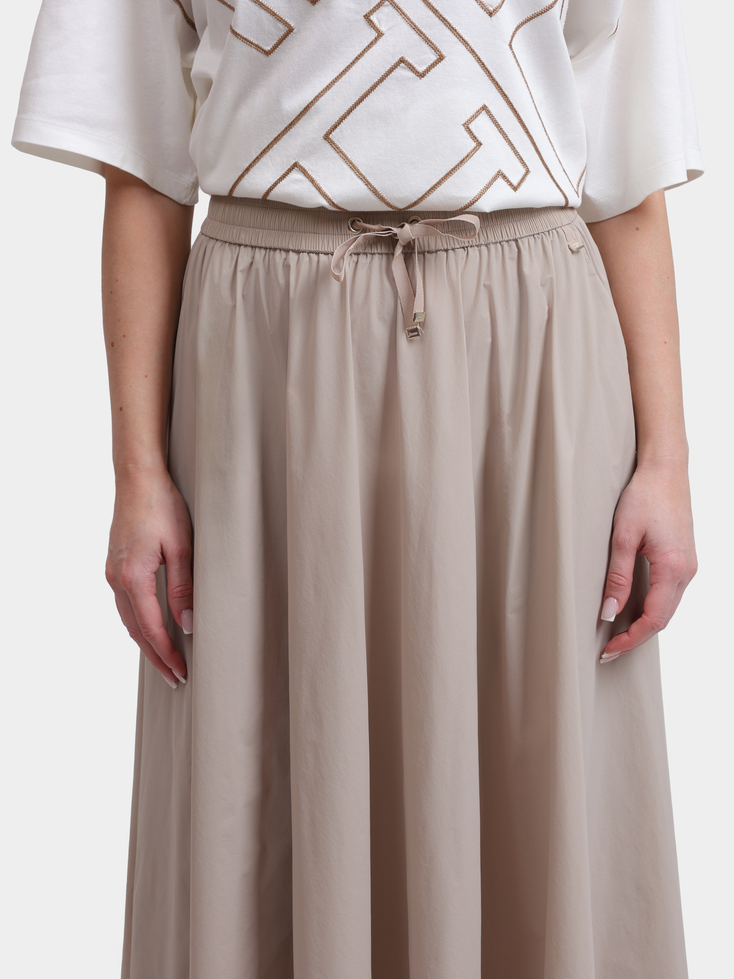 Юбка Herno GN000007D 12431SZ 1982 бежевая женская свободного кроя  — купить в интернет-магазине Verdistore