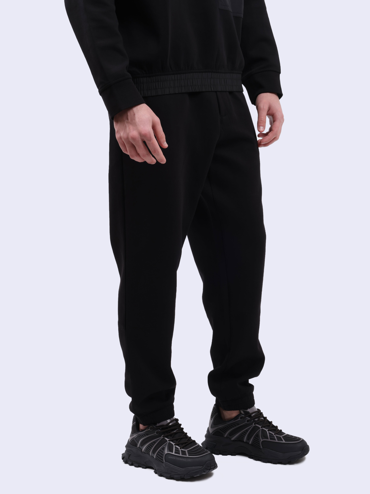 Брюки спортивные Armani Exchange XM000084 AF10818 UC001 черные мужские с накладным карманом — купить в интернет-магазине Verdistore