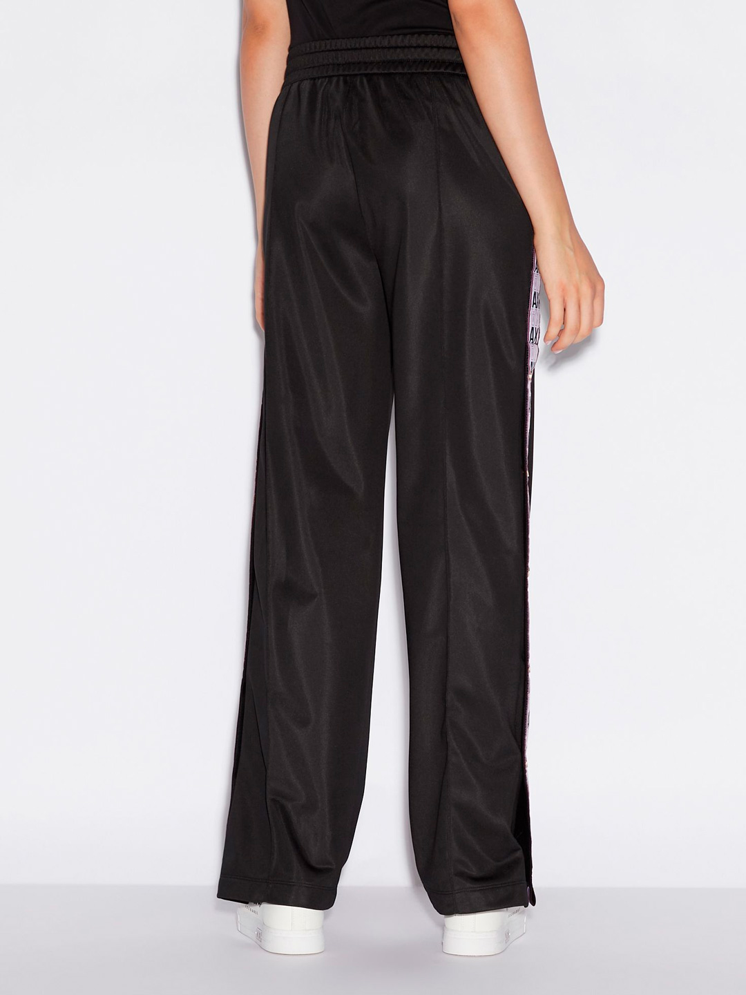 картинка Брюки спортивные Armani Exchange 6GYP86 1200 черные женские с лампасами от магазина Verdistore
