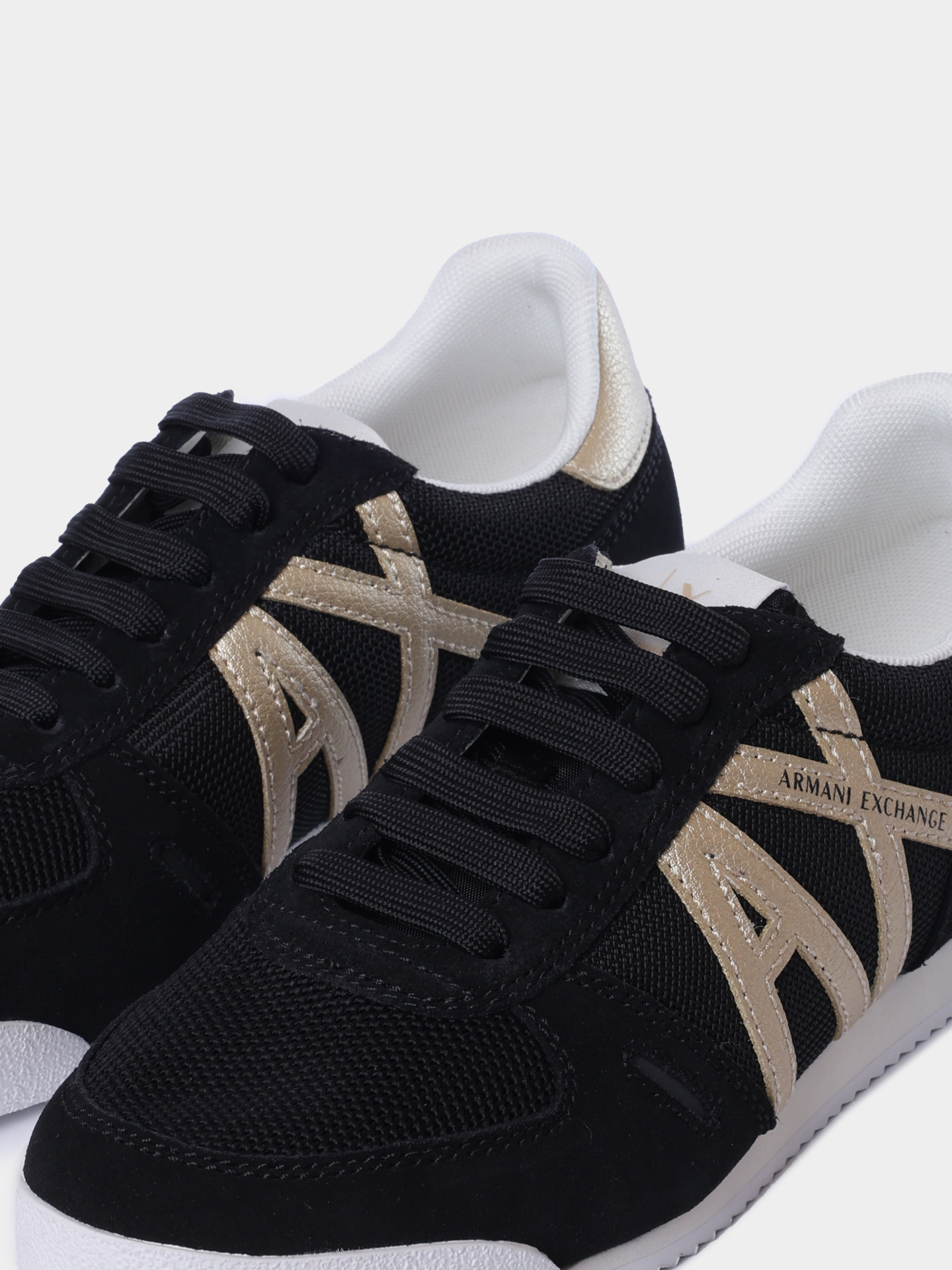 Кроссовки Armani Exchange XW002794 AF22755 MC077 комбинированные женские — купить в интернет-магазине Verdistore