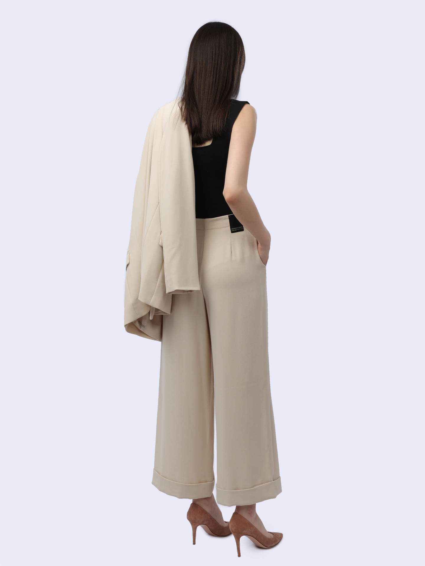 Брюки Armani Exchange 3DYP31 YN1QZ 1787 бежевые женские с подворотами — купить в интернет-магазине Verdistore