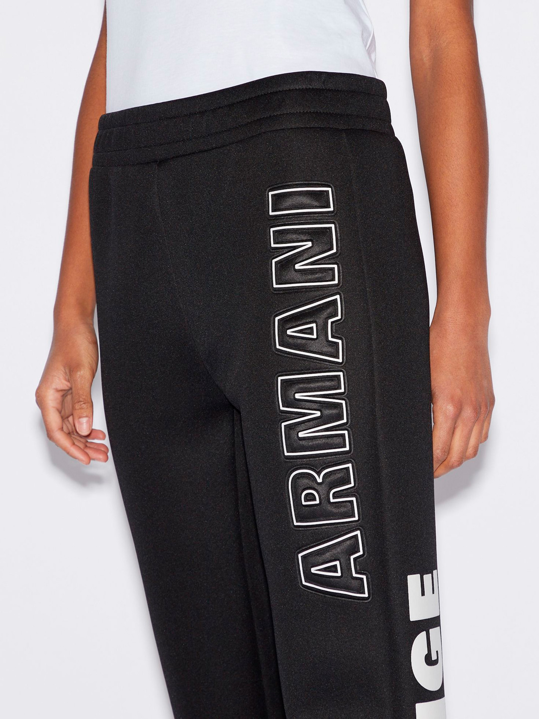 Брюки спортивные Armani Exchange 3GYP87 черные женские с логотипом — купить в интернет-магазине Verdistore