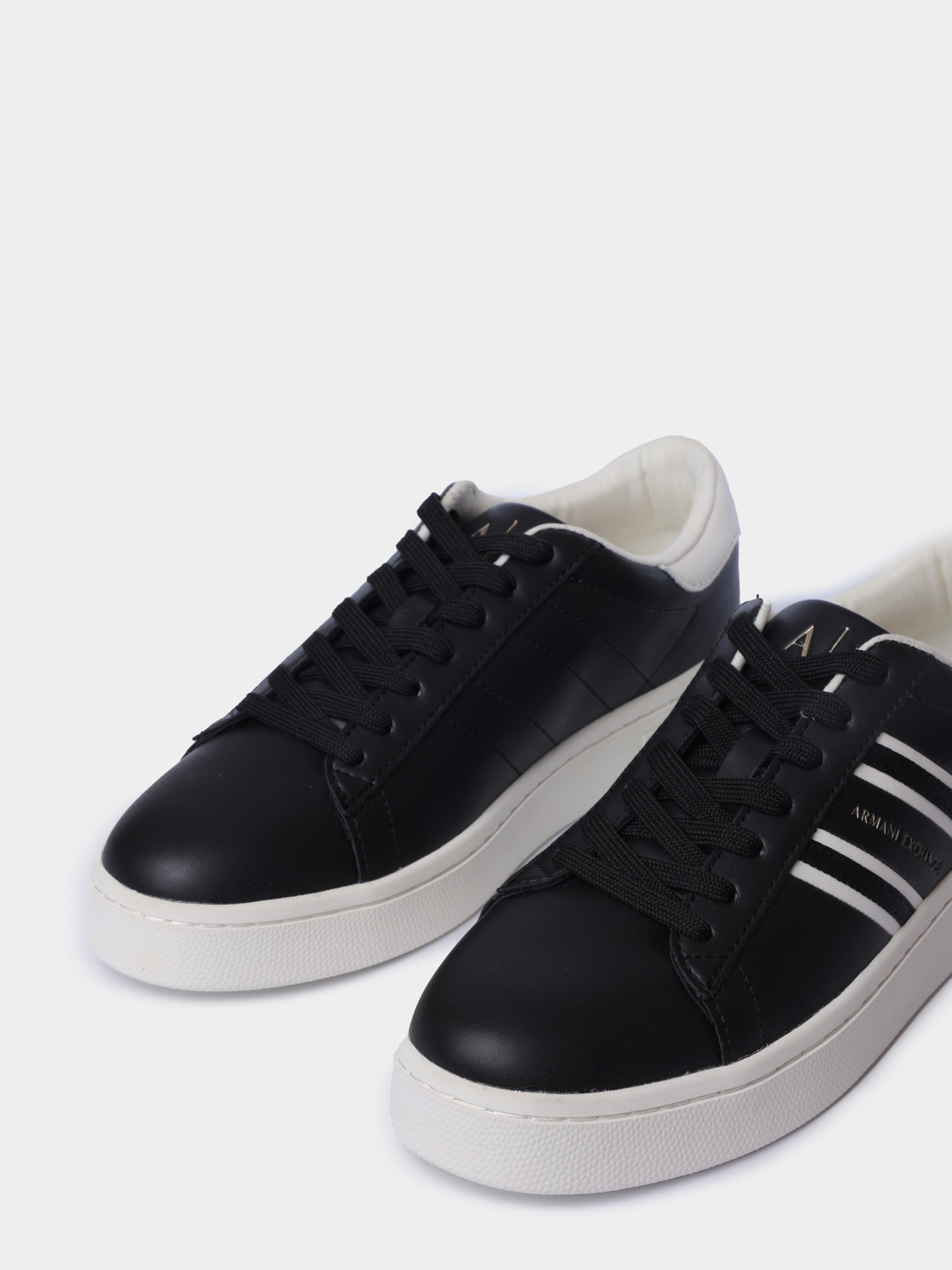 Кеды Armani Exchange XW002231 AF21421 MC024 черные женские — купить в интернет-магазине Verdistore