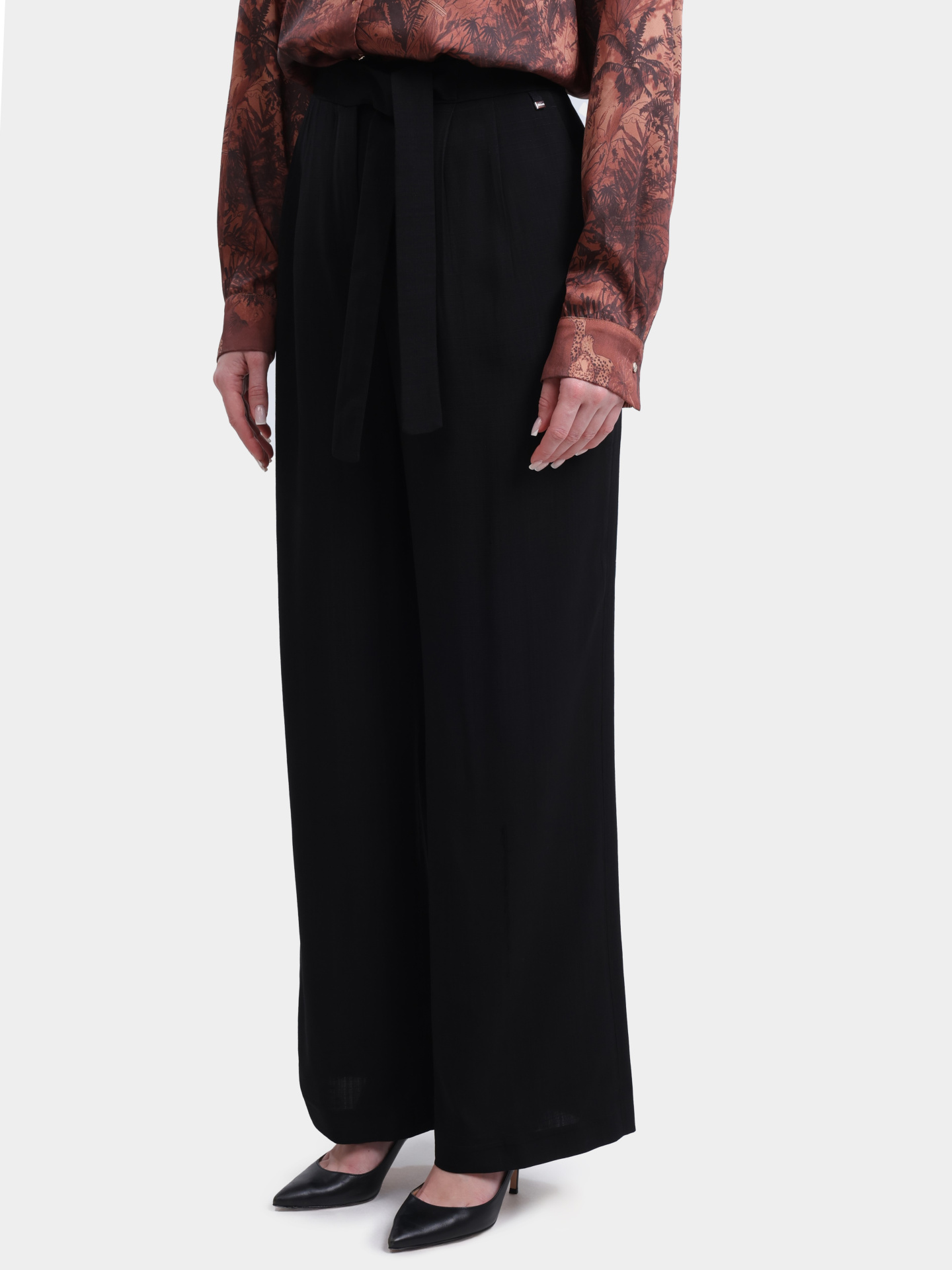 Брюки Herno PT000201D 12876 9300 черные женские палаццо с поясом — купить в интернет-магазине Verdistore