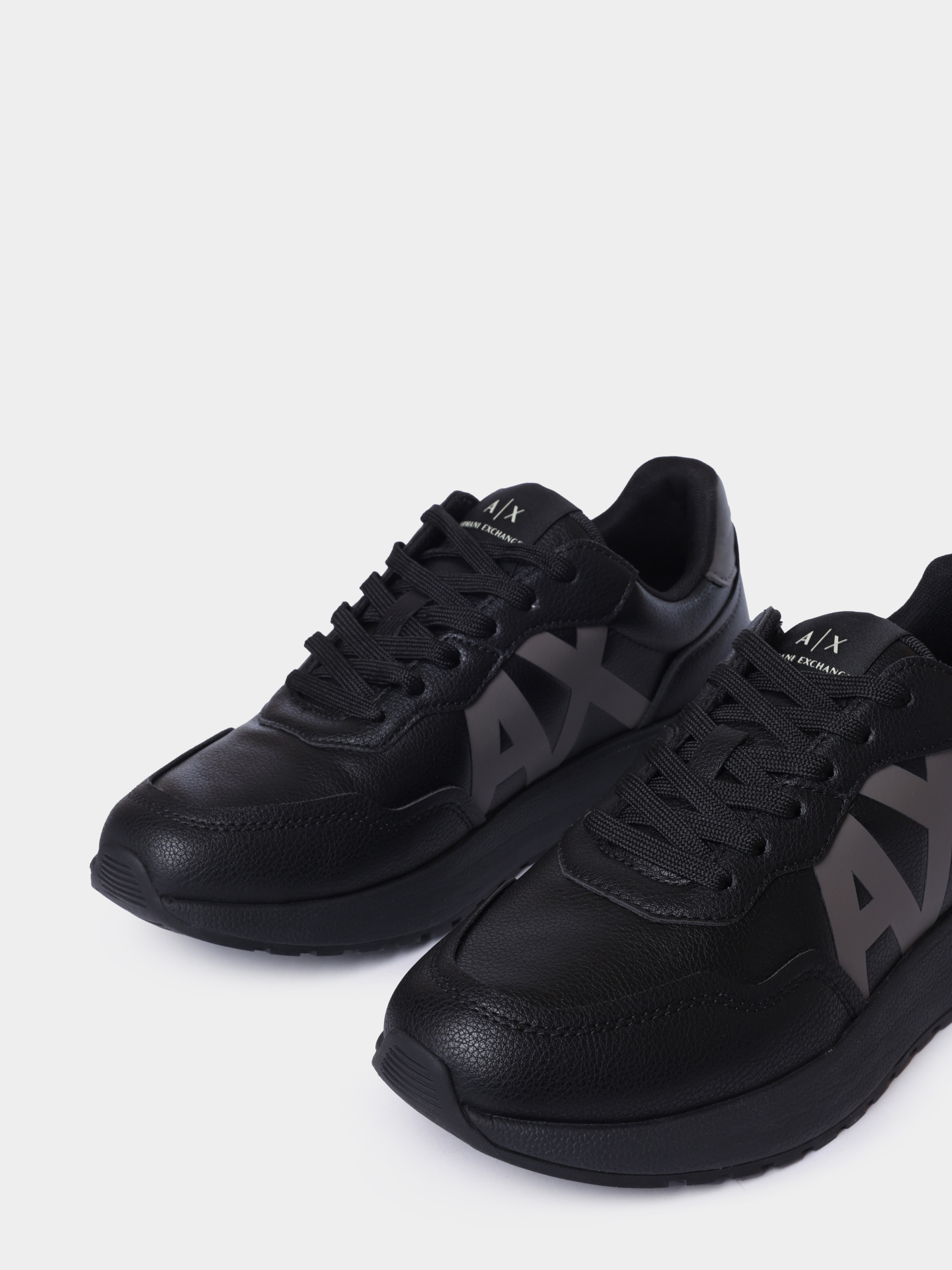 Кроссовки Armani Exchange XM001683 AF17360 FC074 черные мужские — купить в интернет-магазине Verdistore