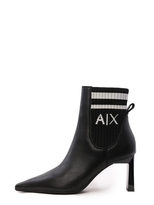 картинка Ботильоны Armani Exchange XDM012 XV750 00002 черные женские из кожи магазин Verdistore являющийся официальным дистрибьютором в России 
