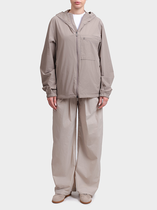 Ветровка Herno GI000619U 12691Z 2600 бежевая женская с капюшоном — купить в интернет-магазине Verdistore