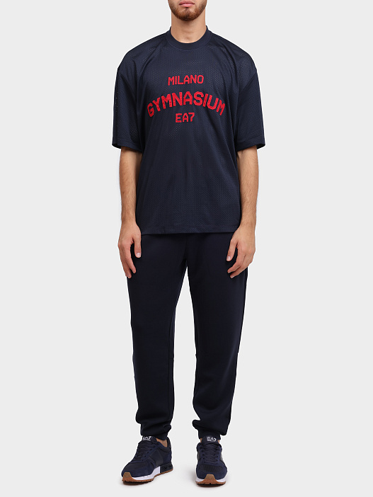 Футболка 7M000249 AF13509 UB102 темно-синяя сетчатая с крупным красным логотипом — купить в интернет-магазине Verdistore