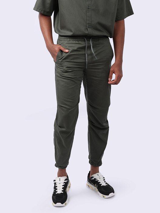 Брюки Armani Exchange 3DZP33 ZN3LZ 1839 темно-серые мужские — купить в интернет-магазине Verdistore