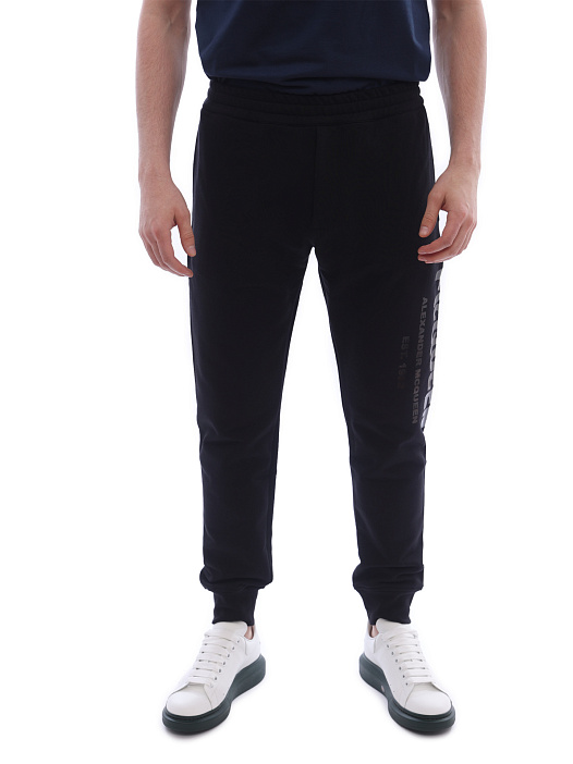 картинка Брюки Alexander McQueen 688714 QSZ81 0911 черные мужские магазин Verdistore являющийся официальным дистрибьютором в России 