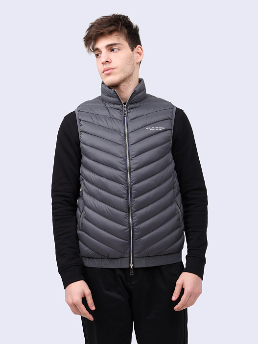 картинка Жилет Armani Exchange 8NZQ52 ZNW3Z 7907 серый мужской магазин Verdistore являющийся официальным дистрибьютором в России 