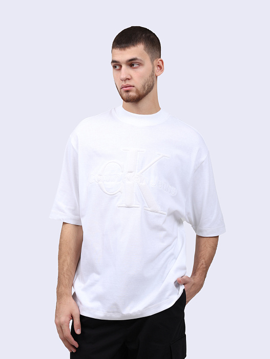 Футболка Calvin Klein Jeans J30J325210 YAF белая мужская — купить в интернет-магазине Verdistore