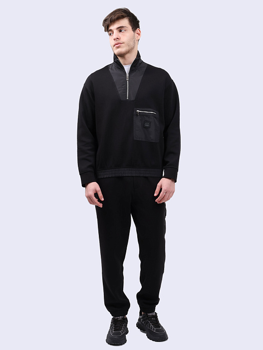 картинка Брюки спортивные Armani Exchange XM000084 AF10818 UC001 черные мужские с накладным карманом магазин Verdistore являющийся официальным дистрибьютором в России 